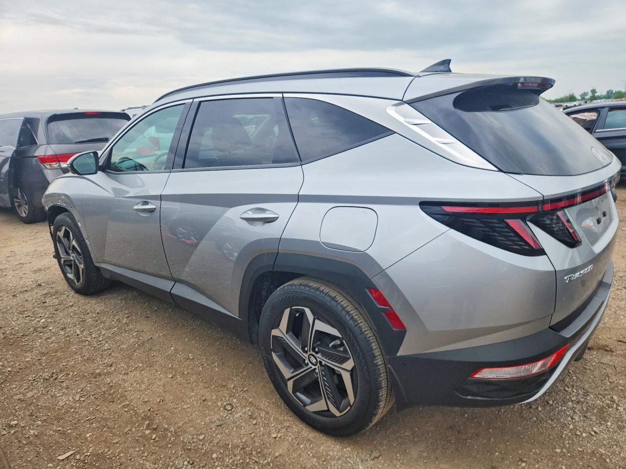2022 Hyundai Tucson Limited Серебряный vin: 5NMJE3AE3NH045152