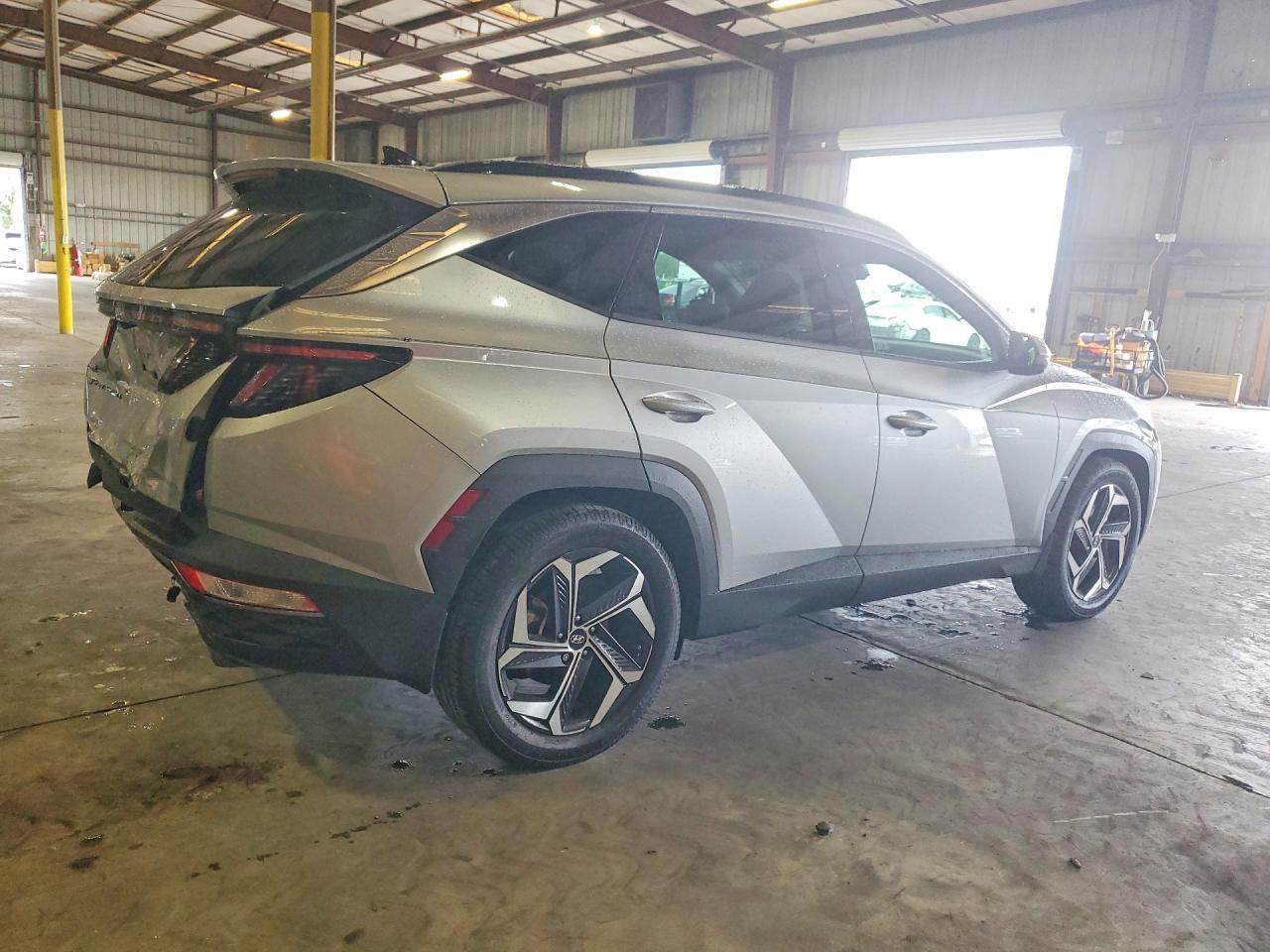 2022 Hyundai Tucson Limited Silver vin: 5NMJE3AE7NH108284