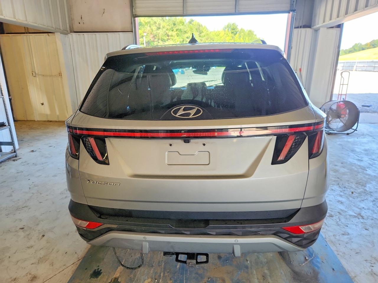 2022 Hyundai Tucson Limited Silver vin: 5NMJE3AE9NH107363