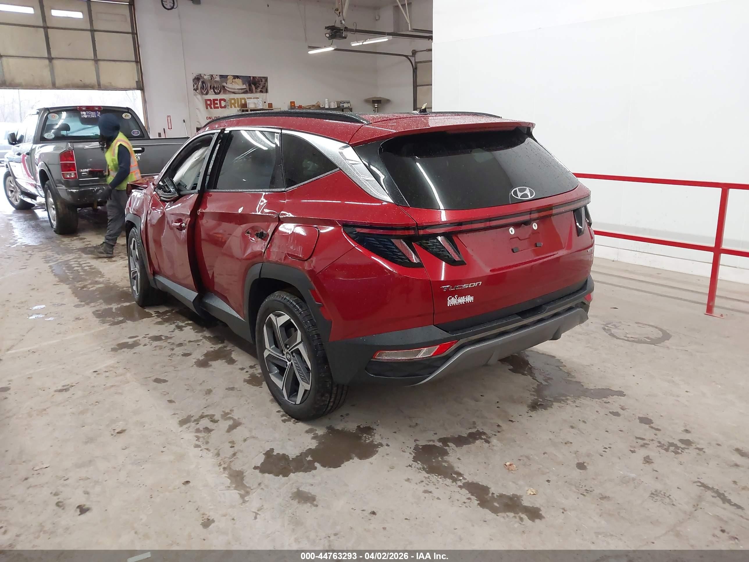 2024 Hyundai Tucson Limited Red vin: 5NMJECDE9RH431799