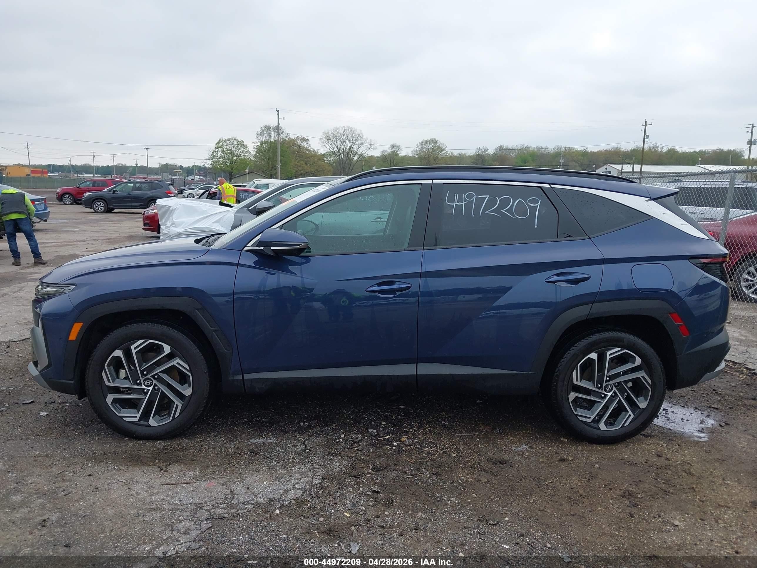 2025 Hyundai Tucson Limited Blue vin: 5NMJECDE9SH457082