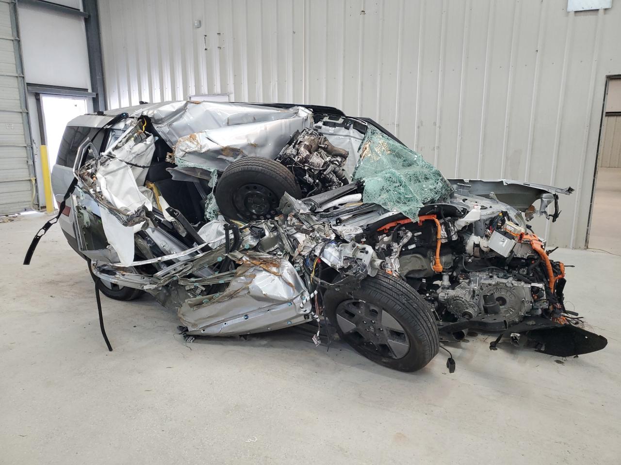 2025 Hyundai Santa Fe Hybrid Sel Silver vin: 5NMP2DG17SH020439 Damage: Right Rocker Panel, Broken, Replacement Required