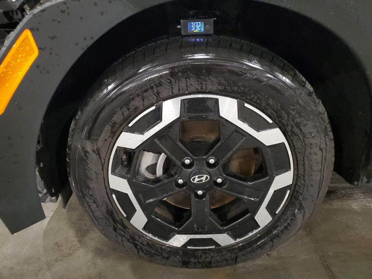 2026 Hyundai Santa Fe Green vin: 5NMP2DGL3TH183236 Damage: Left Front Tire, Worn, Replacement Required