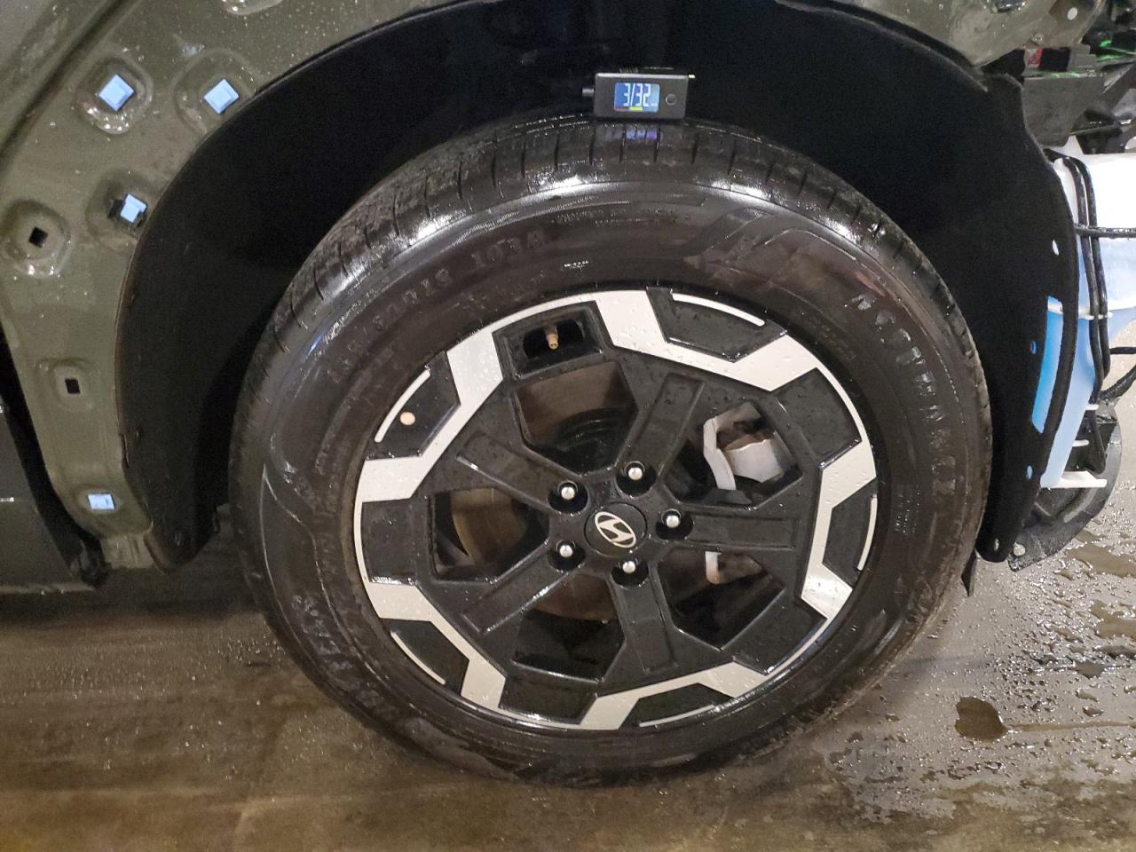 2026 Hyundai Santa Fe Green vin: 5NMP2DGL3TH183236 Damage: Right Front Tire, Worn, Replacement Required