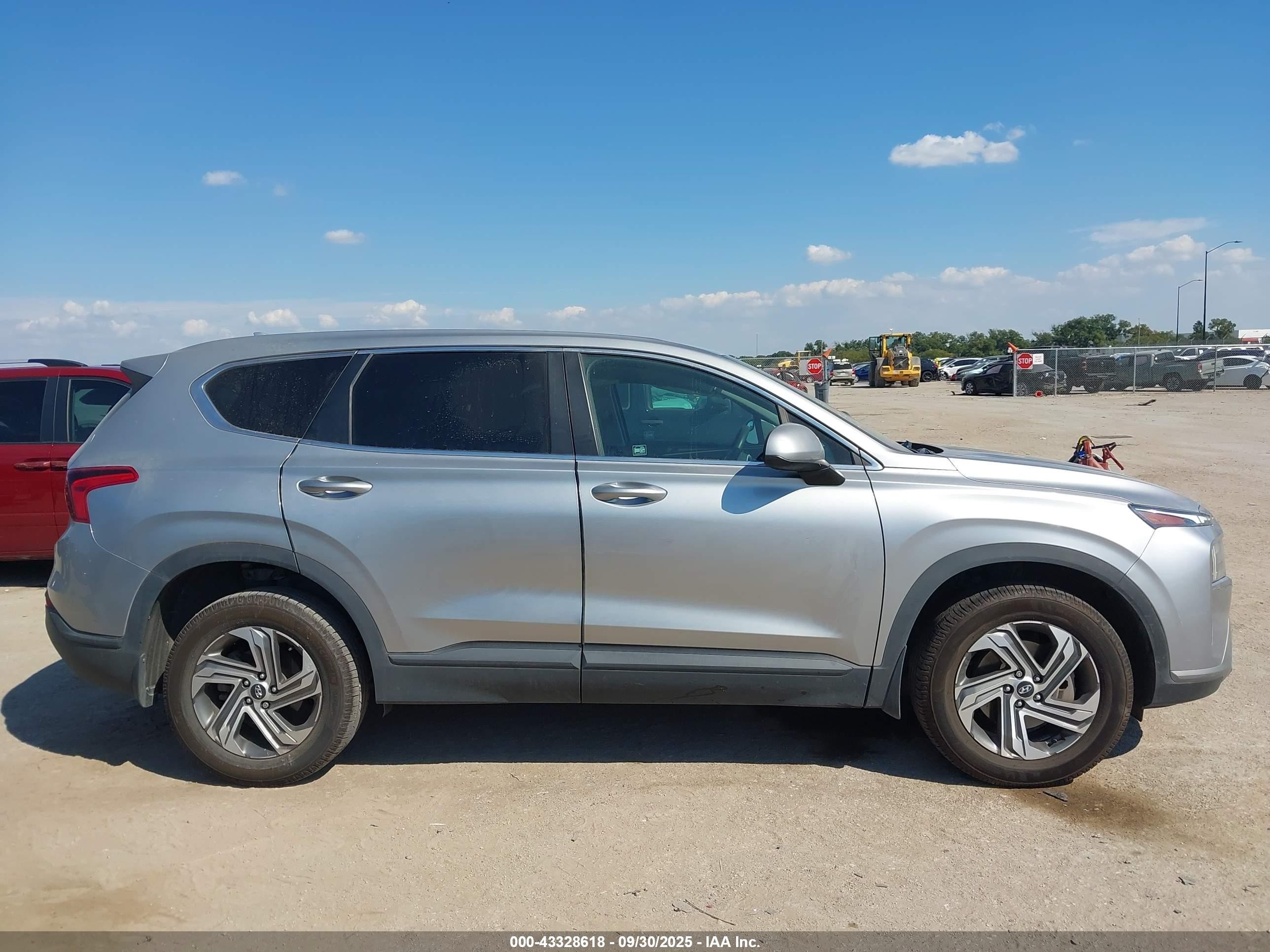 2021 Hyundai Santa Fe Se Silver vin: 5NMS1DAJ6MH350095