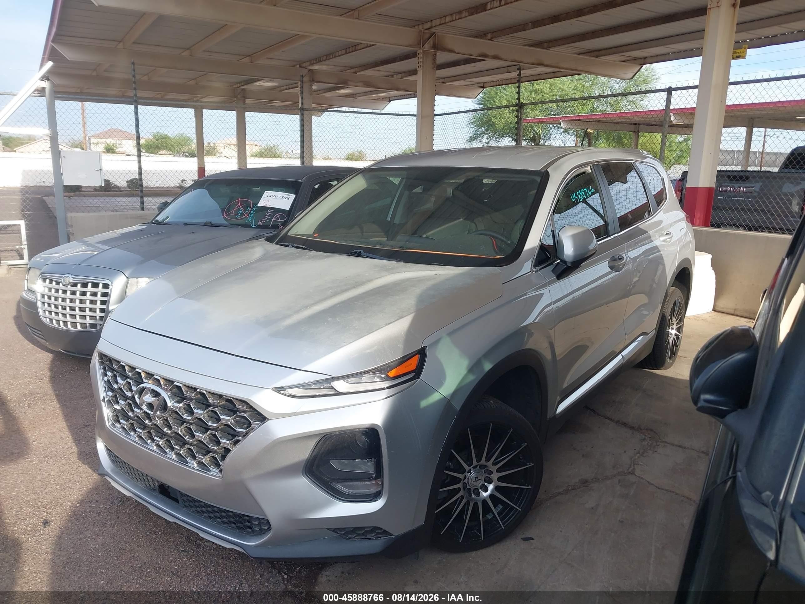 2019 Hyundai Santa Fe Se Silver vin: 5NMS23AD0KH043262