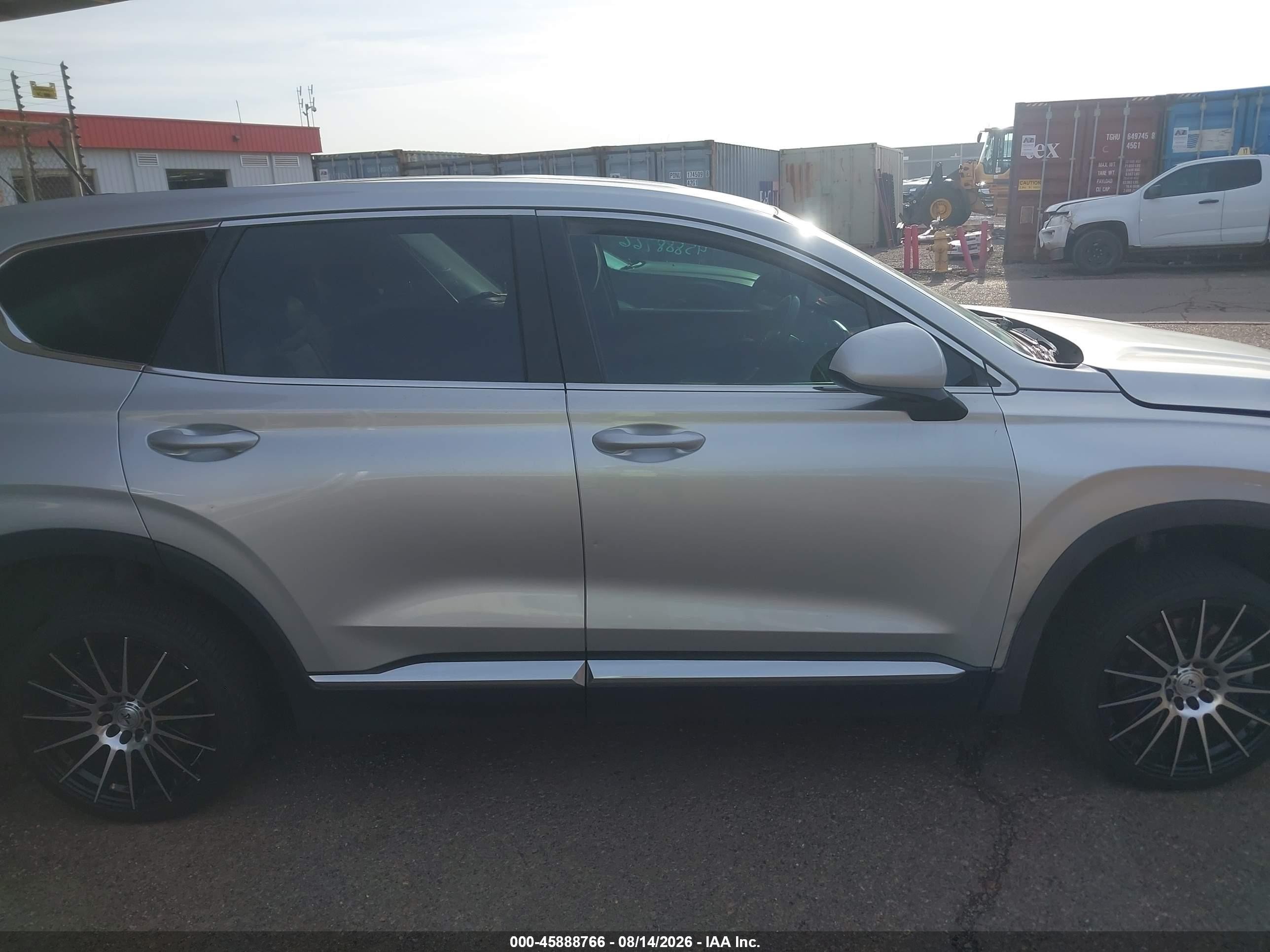 2019 Hyundai Santa Fe Se Silver vin: 5NMS23AD0KH043262