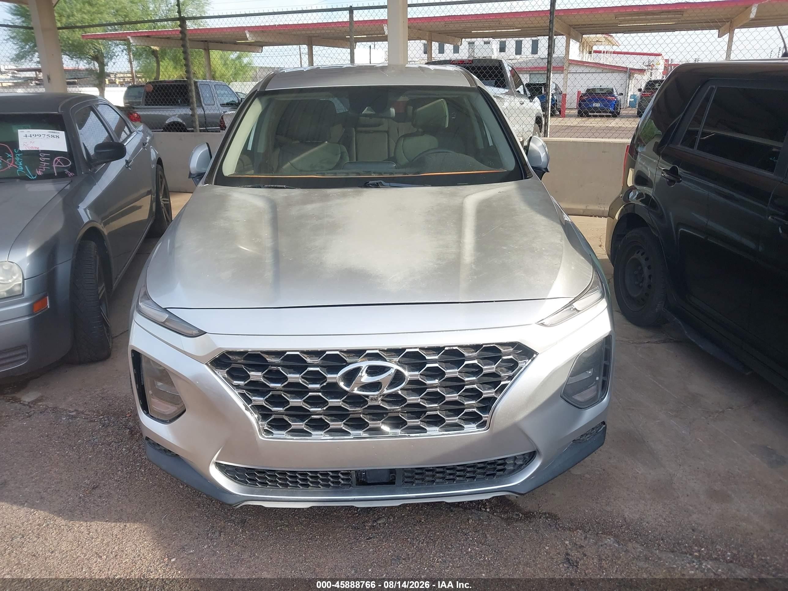 2019 Hyundai Santa Fe Se Silver vin: 5NMS23AD0KH043262