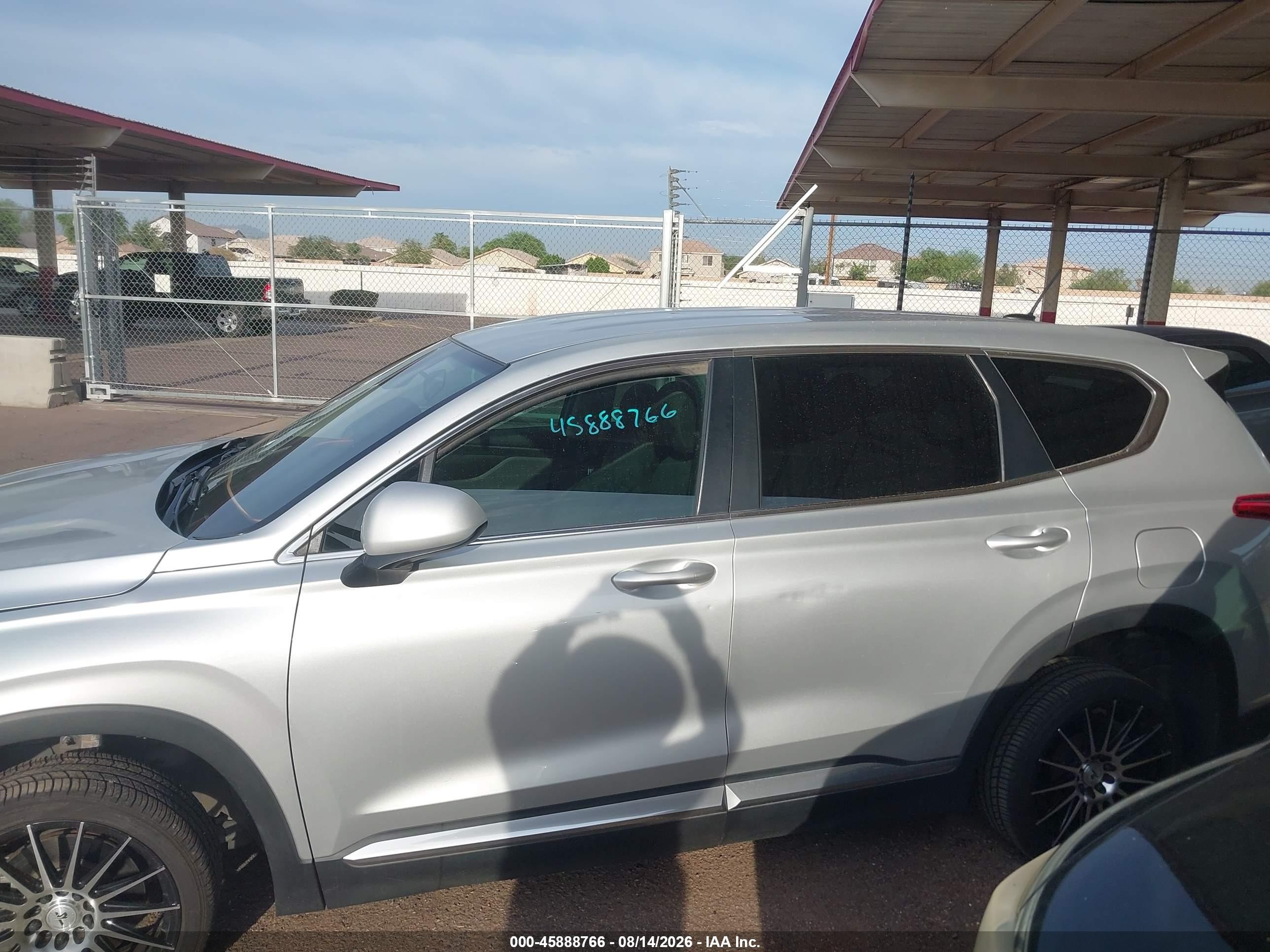 2019 Hyundai Santa Fe Se Silver vin: 5NMS23AD0KH043262