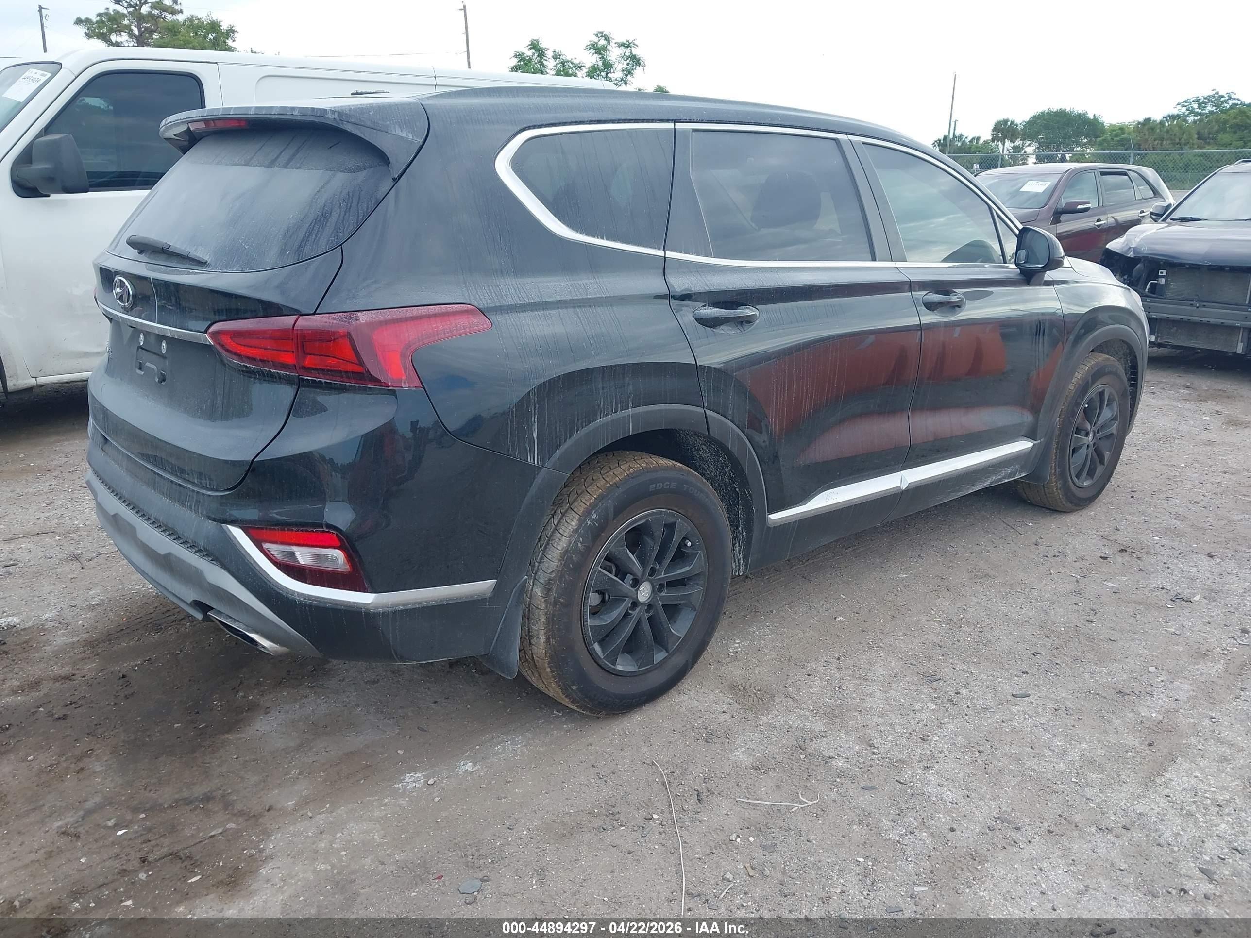 2020 Hyundai Santa Fe Se Gray vin: 5NMS23AD5LH239635