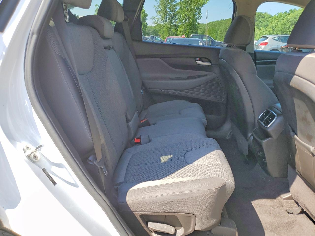 2019 Hyundai Santa Fe Se White vin: 5NMS23AD8KH007710
