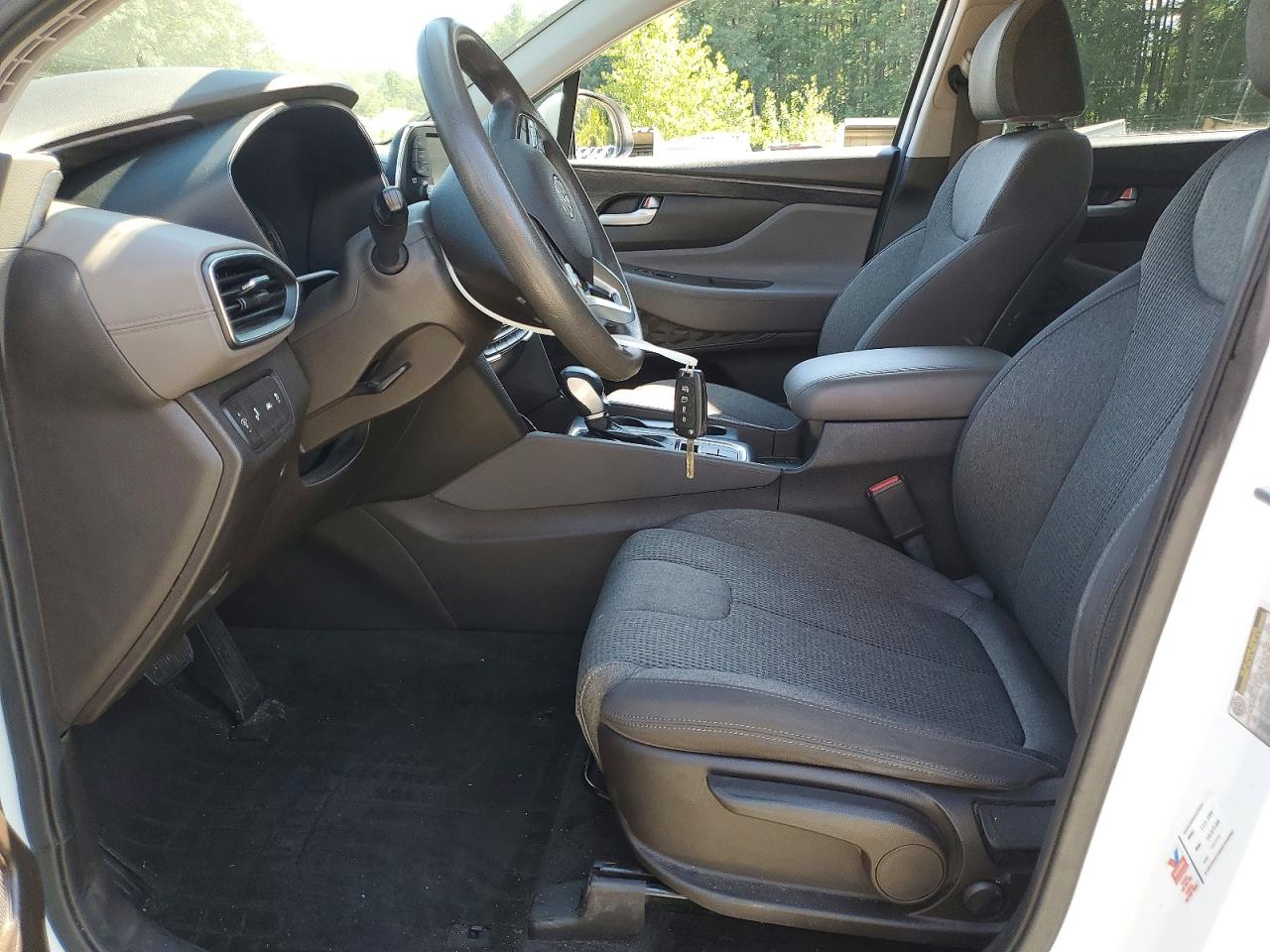 2019 Hyundai Santa Fe Se White vin: 5NMS23AD8KH007710