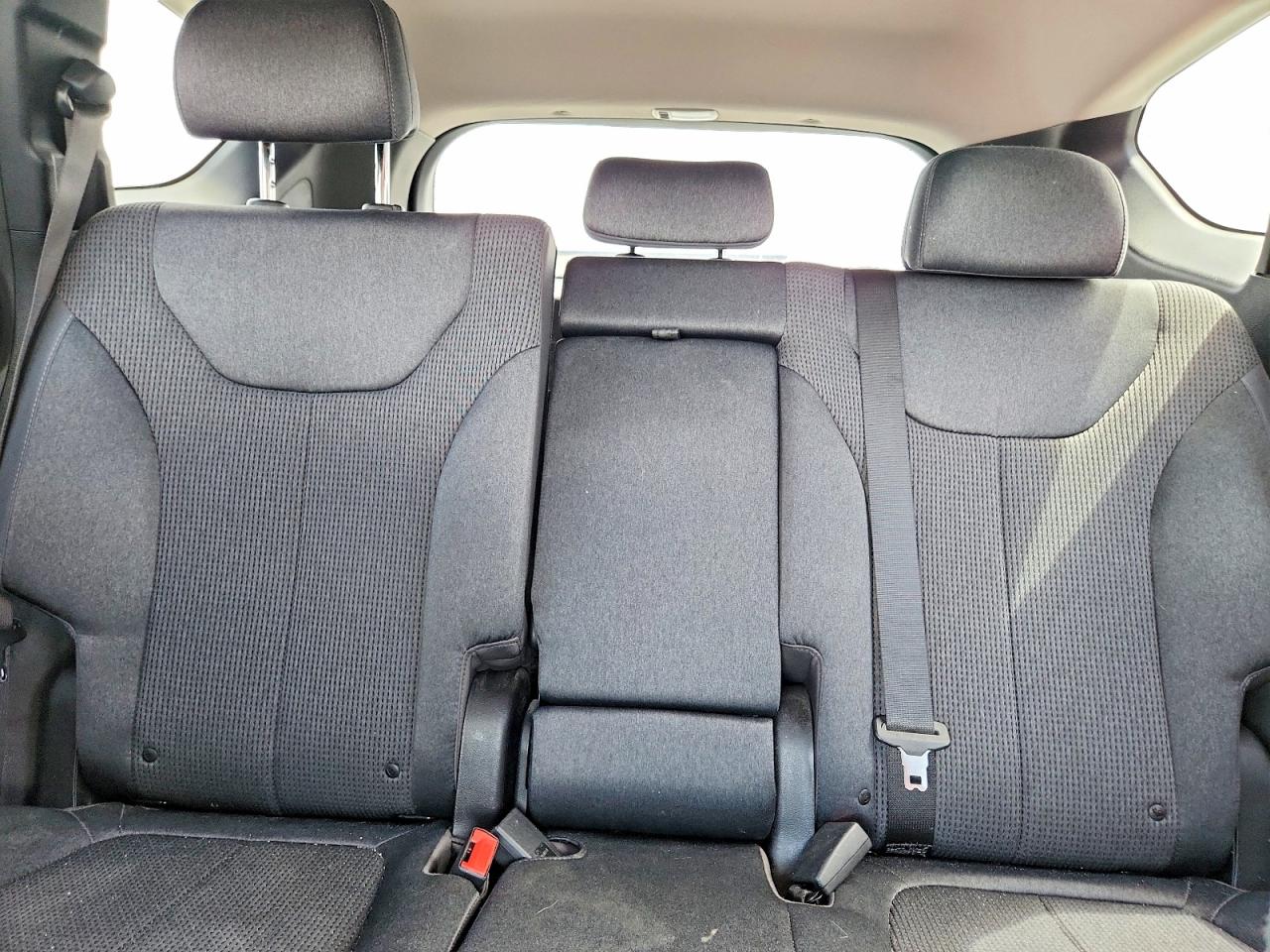 2019 Hyundai Santa Fe Se Серебряный vin: 5NMS23AD9KH127807