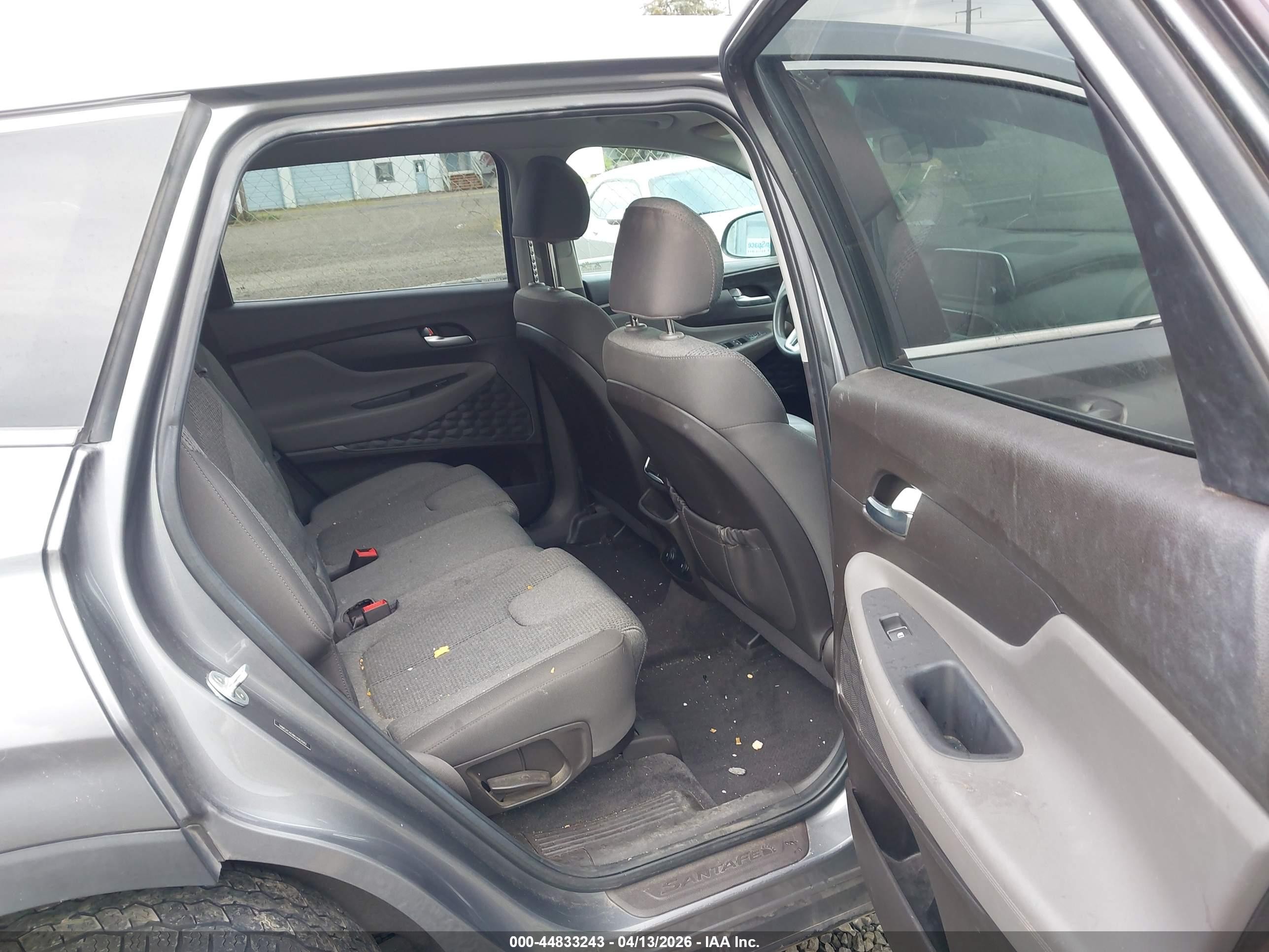 2019 Hyundai Santa Fe Se Gray vin: 5NMS2CAD8KH082682