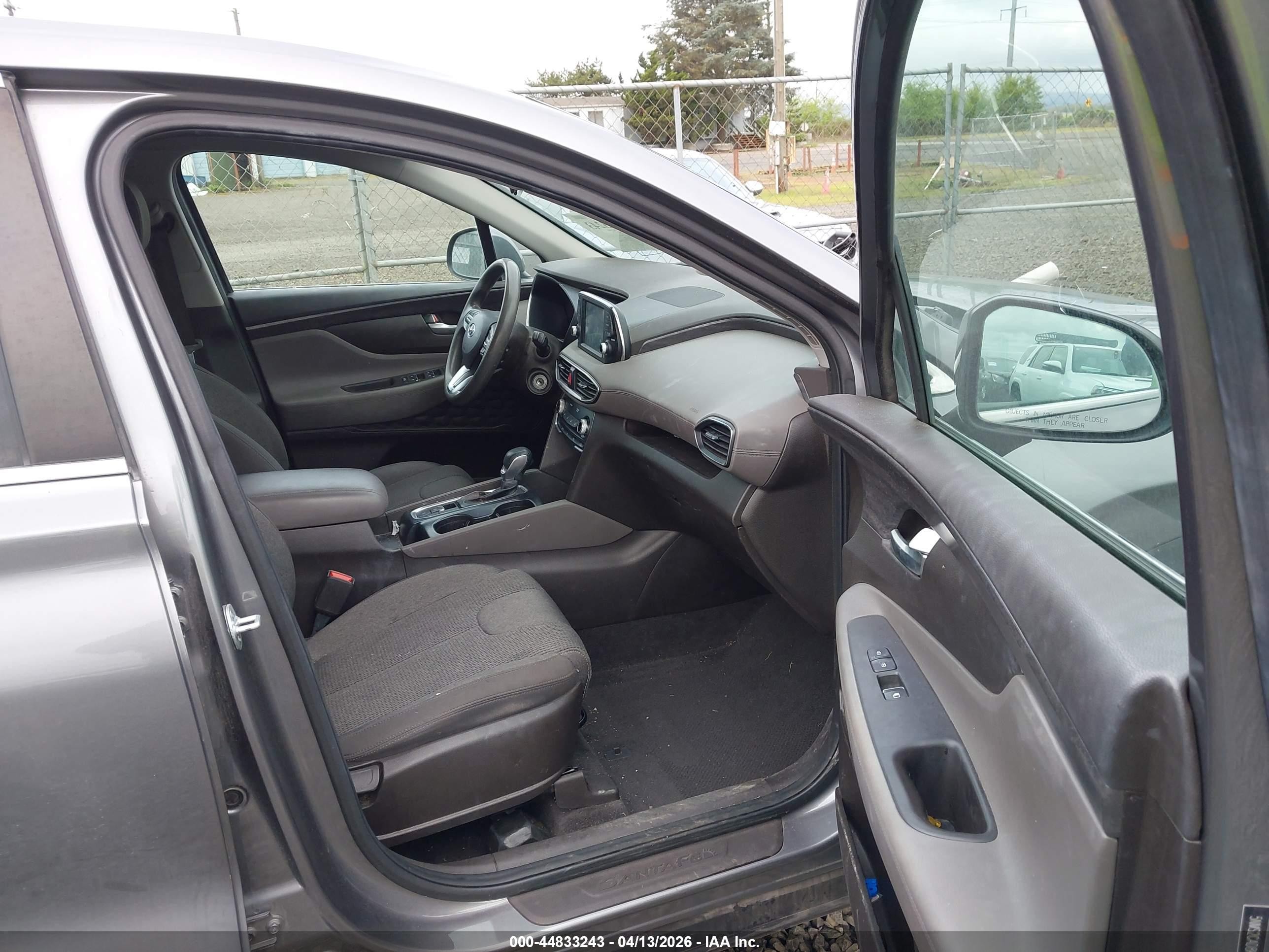 2019 Hyundai Santa Fe Se Gray vin: 5NMS2CAD8KH082682
