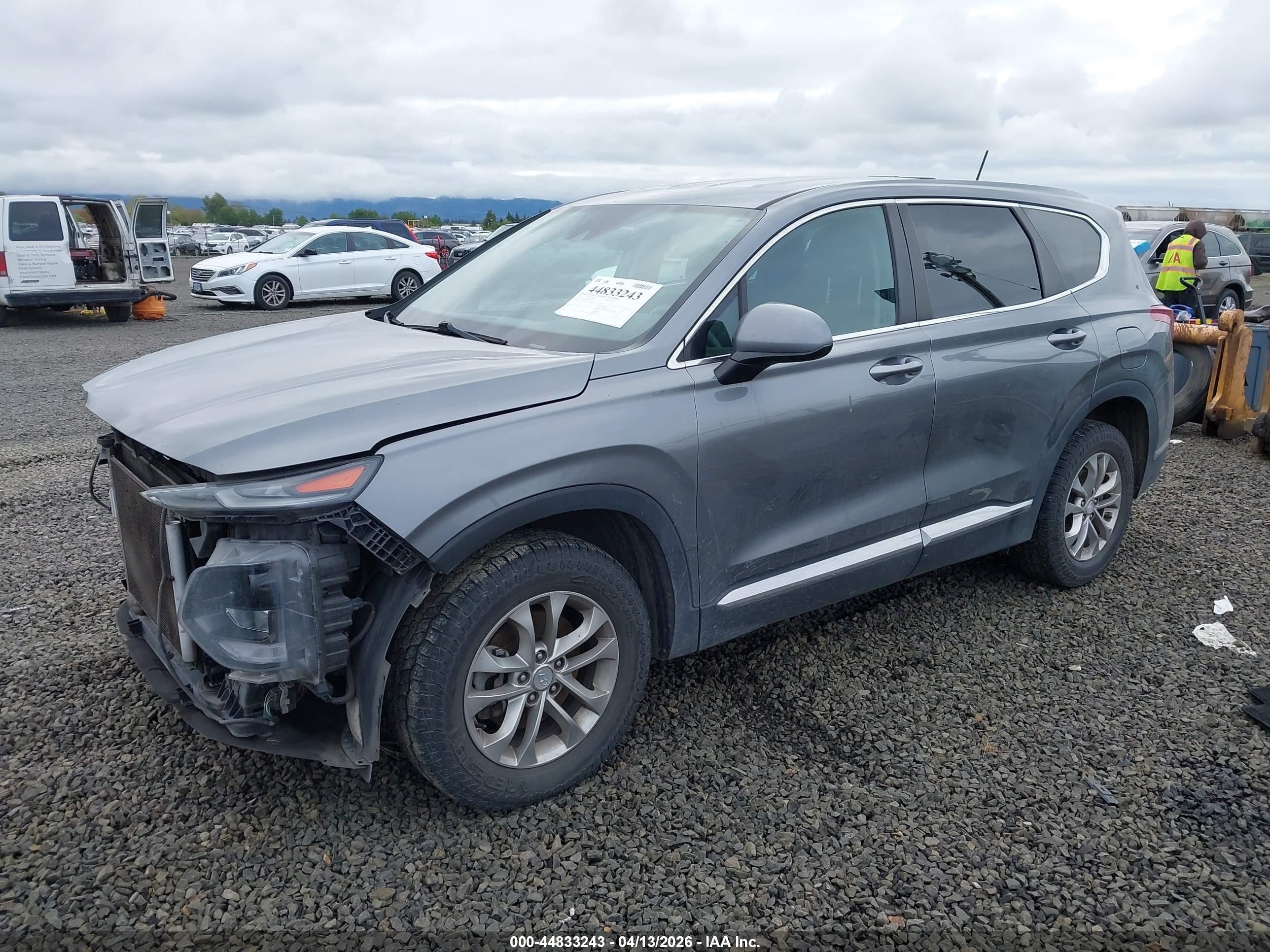 2019 Hyundai Santa Fe Se Gray vin: 5NMS2CAD8KH082682