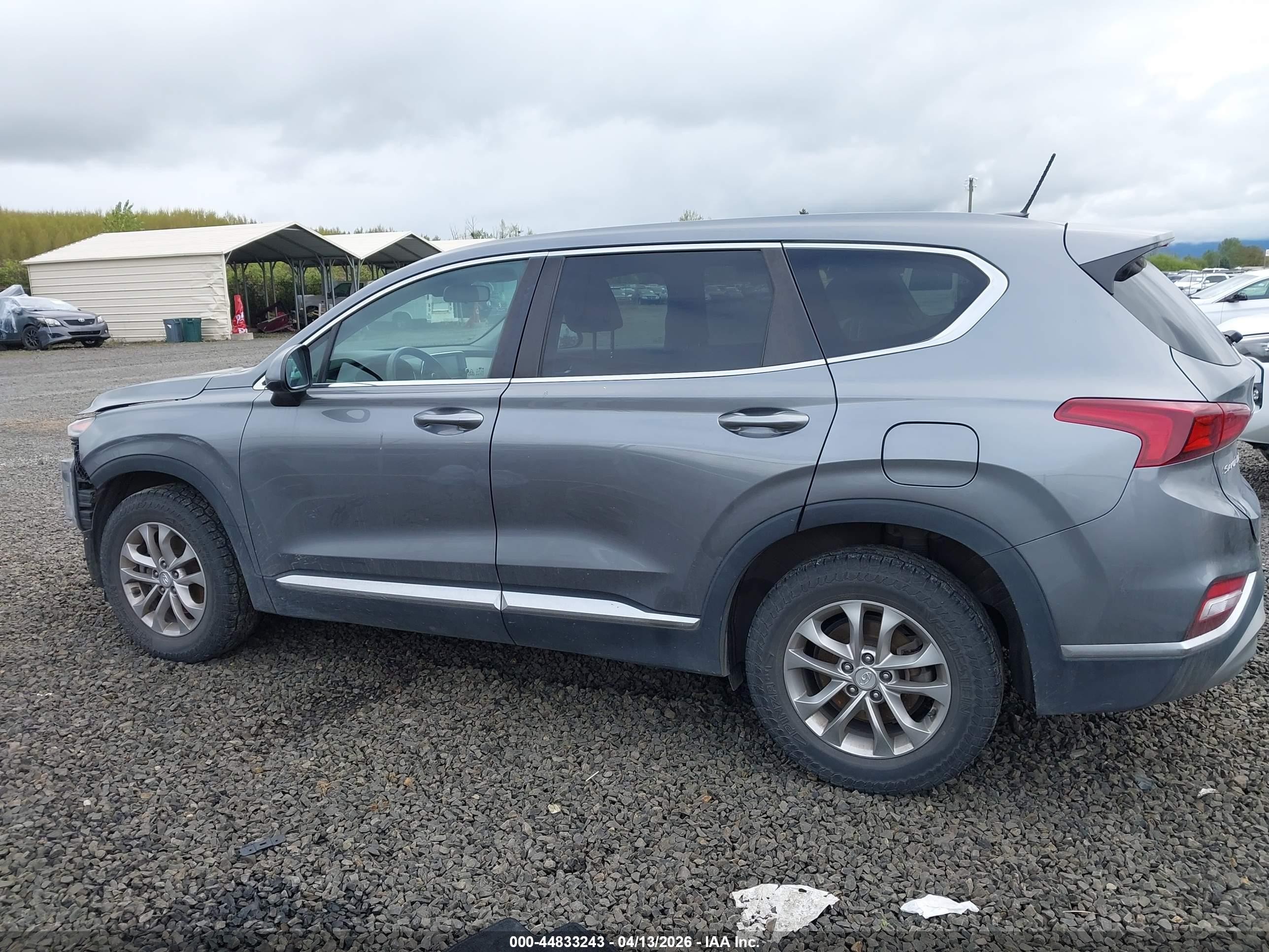 2019 Hyundai Santa Fe Se Gray vin: 5NMS2CAD8KH082682
