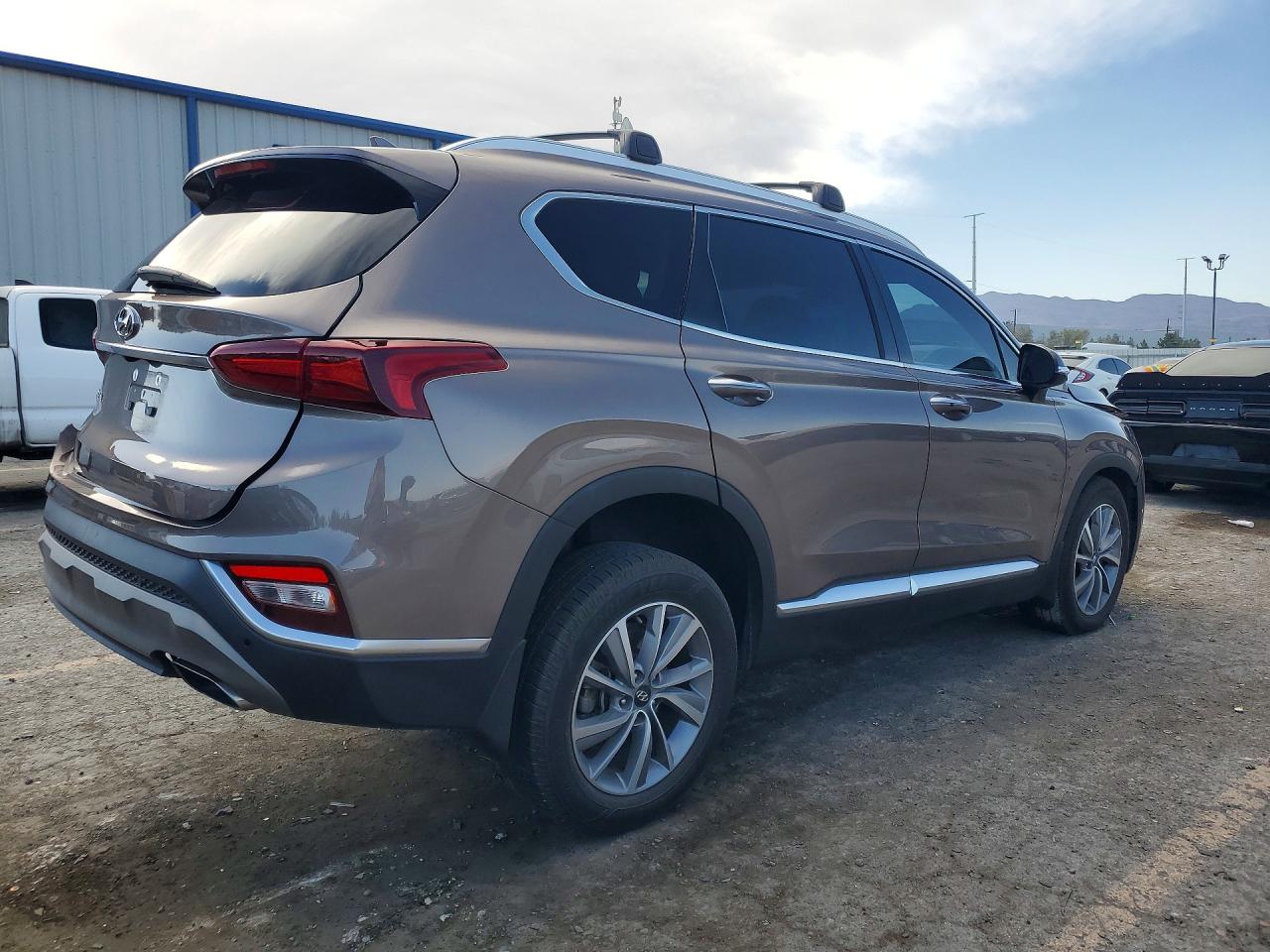 2020 Hyundai Santa Fe Sel Gray vin: 5NMS33AD4LH269335