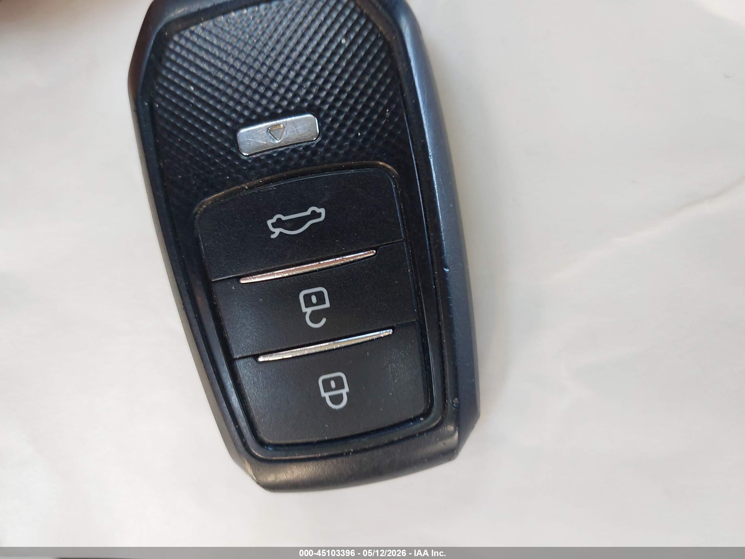 2020 Hyundai Santa Fe Sel Silver vin: 5NMS3CAD6LH214322