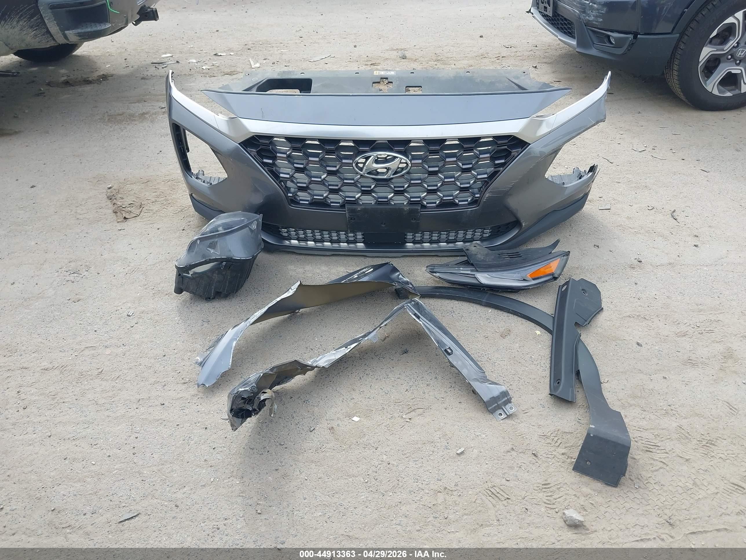 2019 Hyundai Santa Fe Sel Plus Gray vin: 5NMS3CAD9KH052412