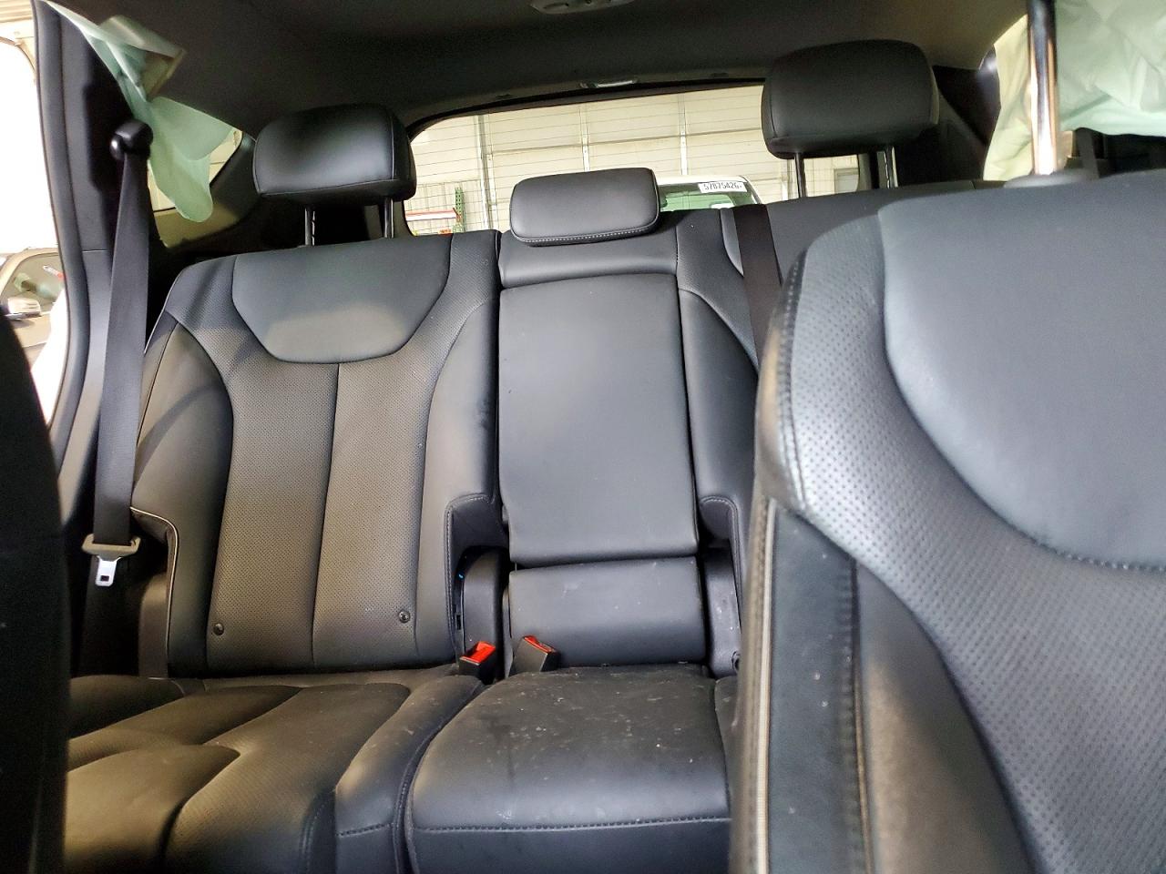 2023 Hyundai Santa Fe Limited Silver vin: 5NMS44AL2PH572498
