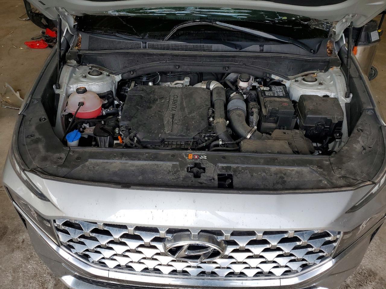 2023 Hyundai Santa Fe Limited Silver vin: 5NMS44AL2PH572498