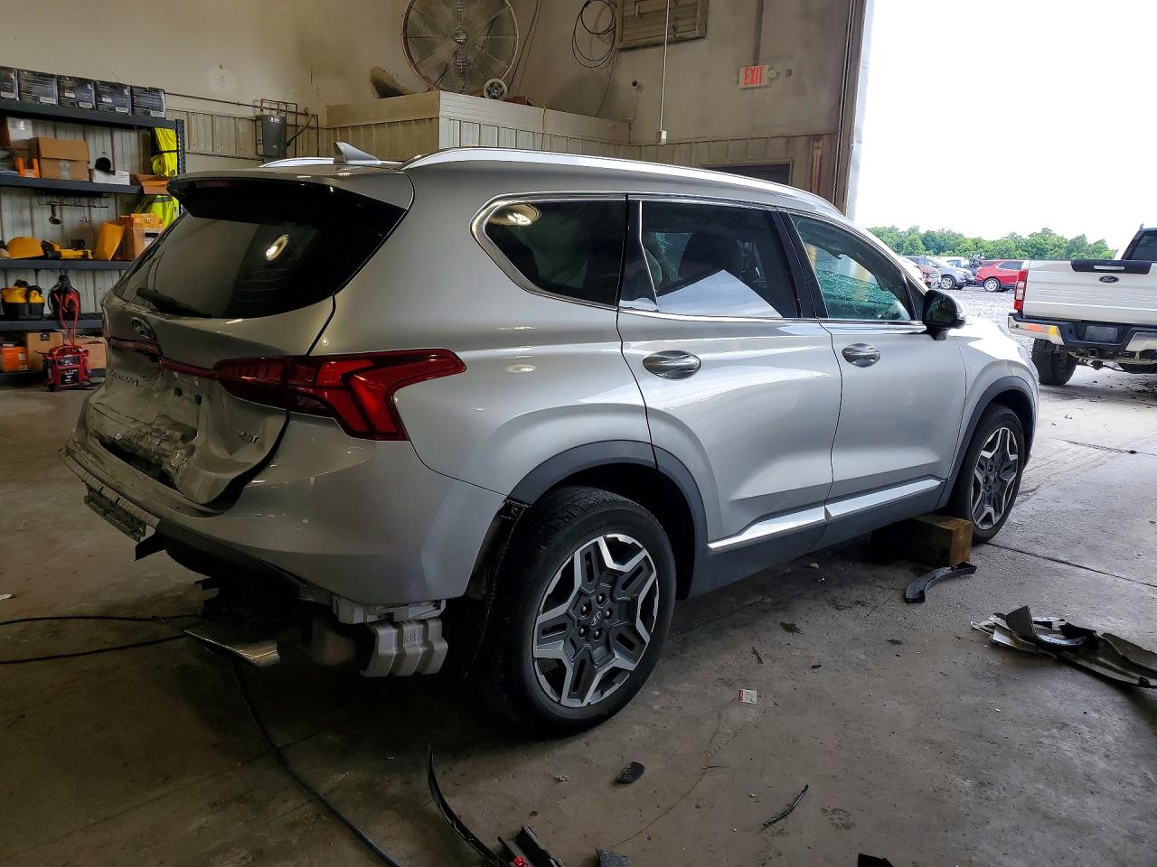 2023 Hyundai Santa Fe Limited Silver vin: 5NMS44AL2PH572498