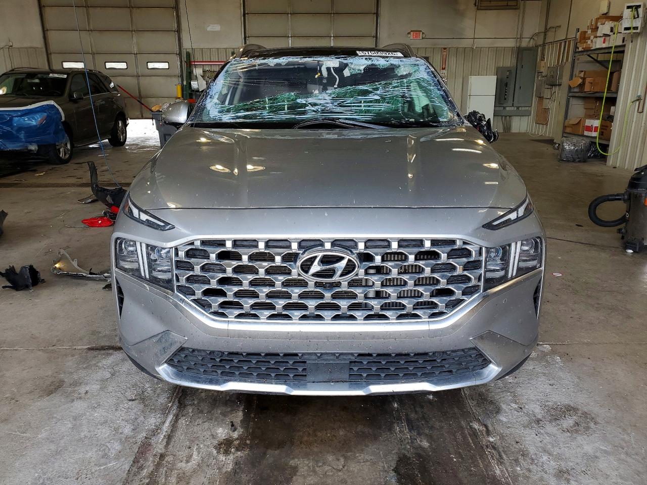 2023 Hyundai Santa Fe Limited Silver vin: 5NMS44AL2PH572498