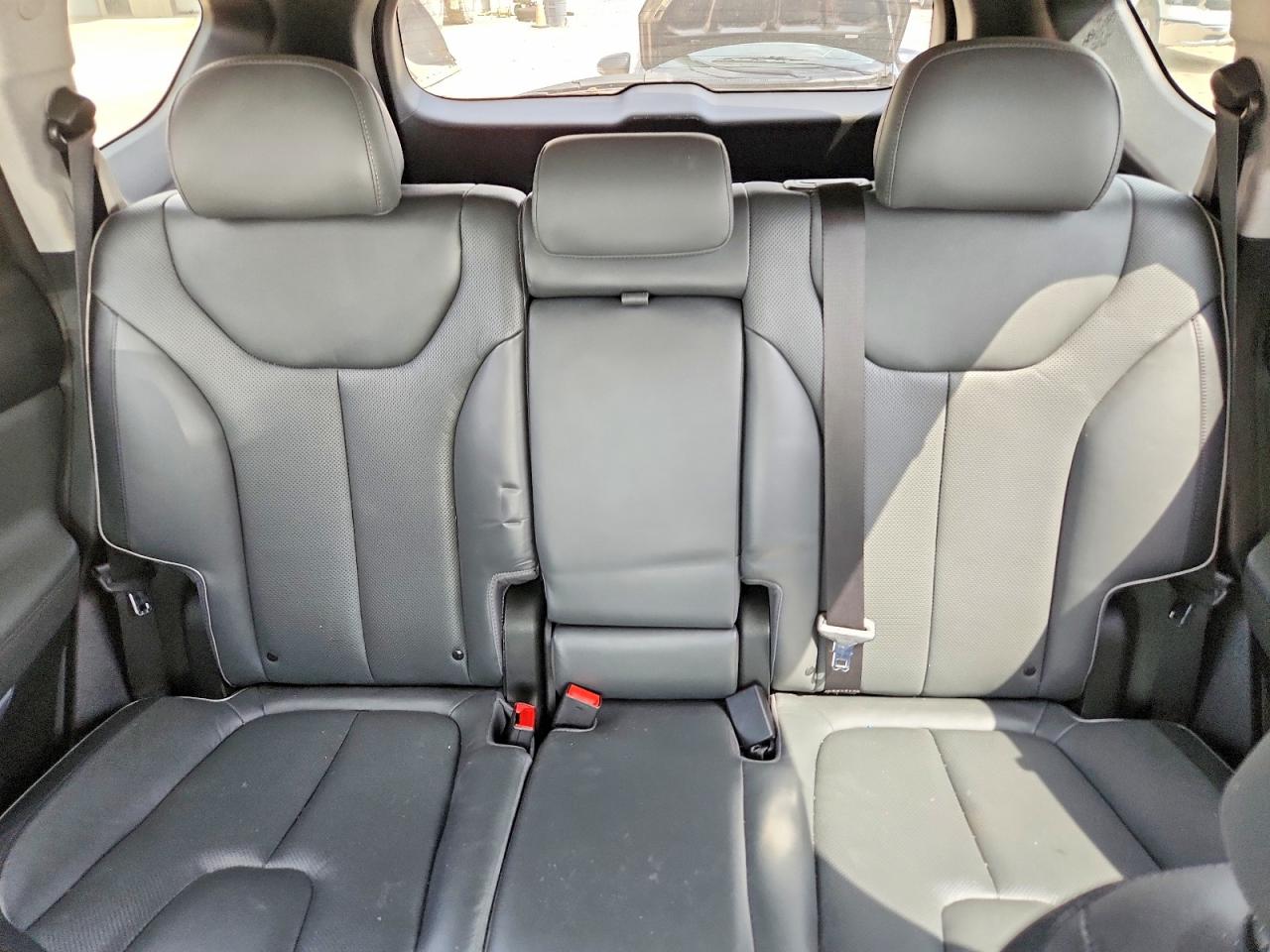 2021 Hyundai Santa Fe Limited Серебряный vin: 5NMS44AL5MH310891