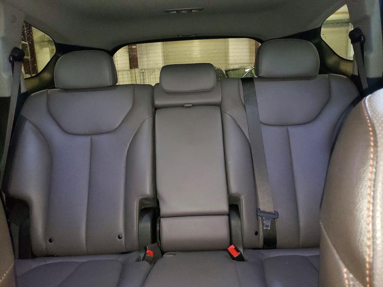 2020 Hyundai Santa Fe Limited 2.0t Silver vin: 5NMS5CAA8LH256944