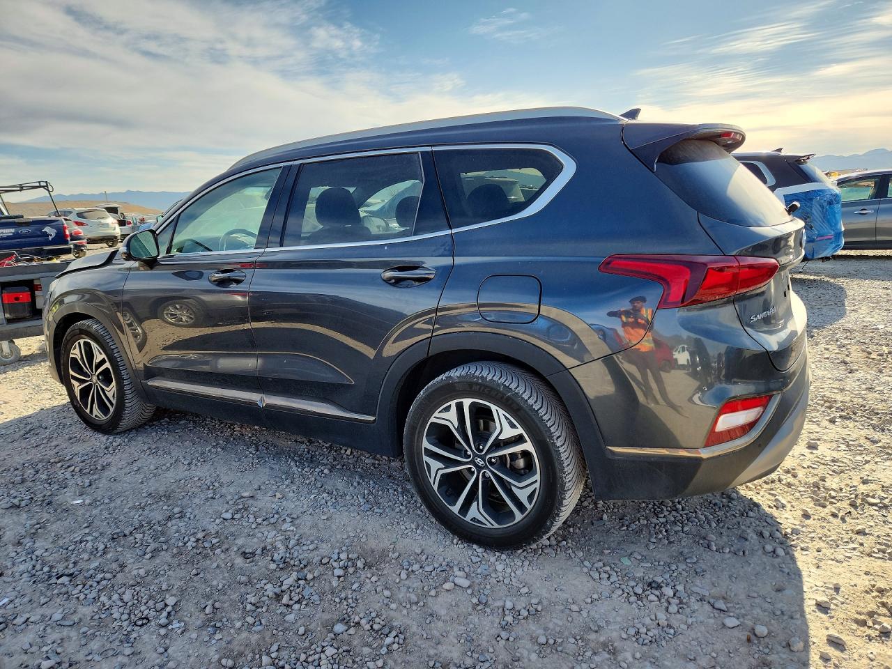 2020 Hyundai Santa Fe Limited 2.0t Gray vin: 5NMS5CAA9LH209521