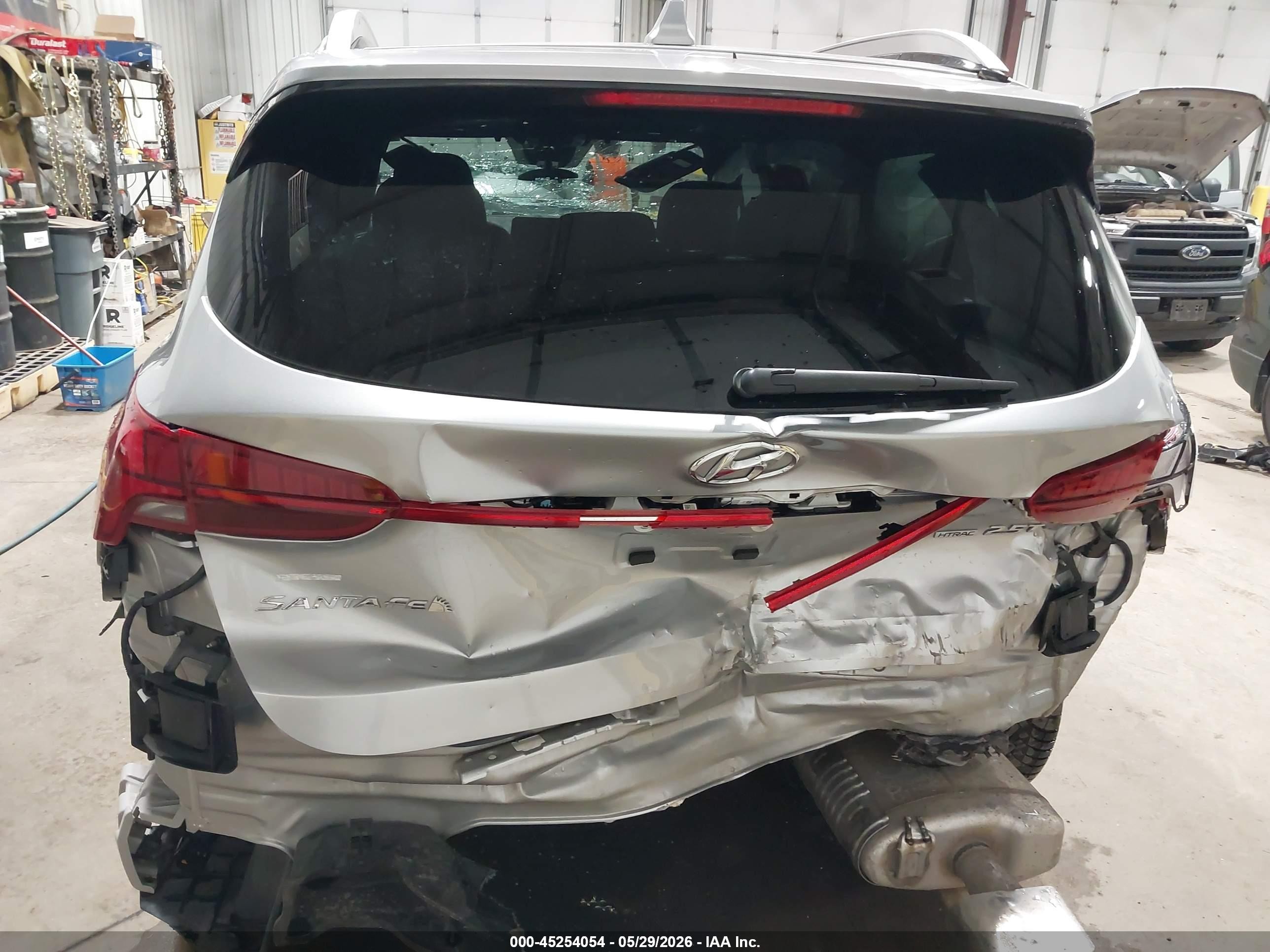 2022 Hyundai Santa Fe Calligraphy Silver vin: 5NMS5DAL8NH393778