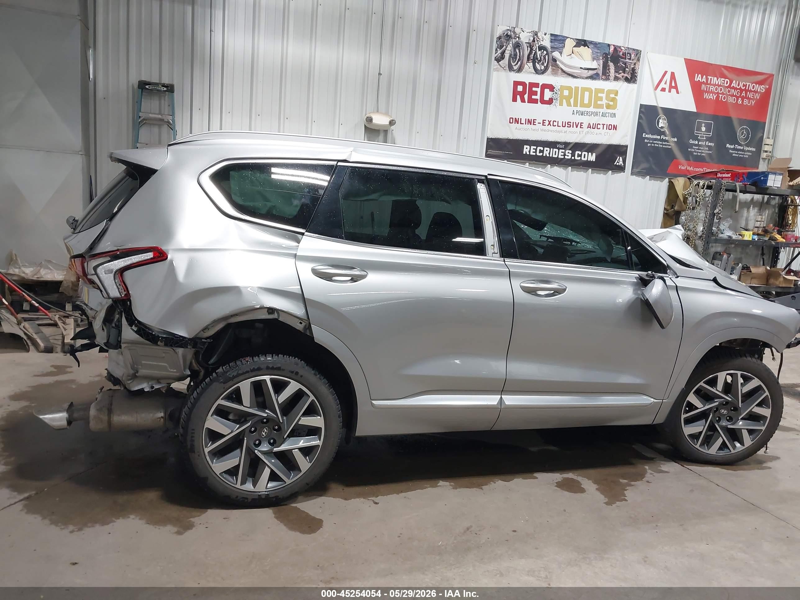 2022 Hyundai Santa Fe Calligraphy Silver vin: 5NMS5DAL8NH393778