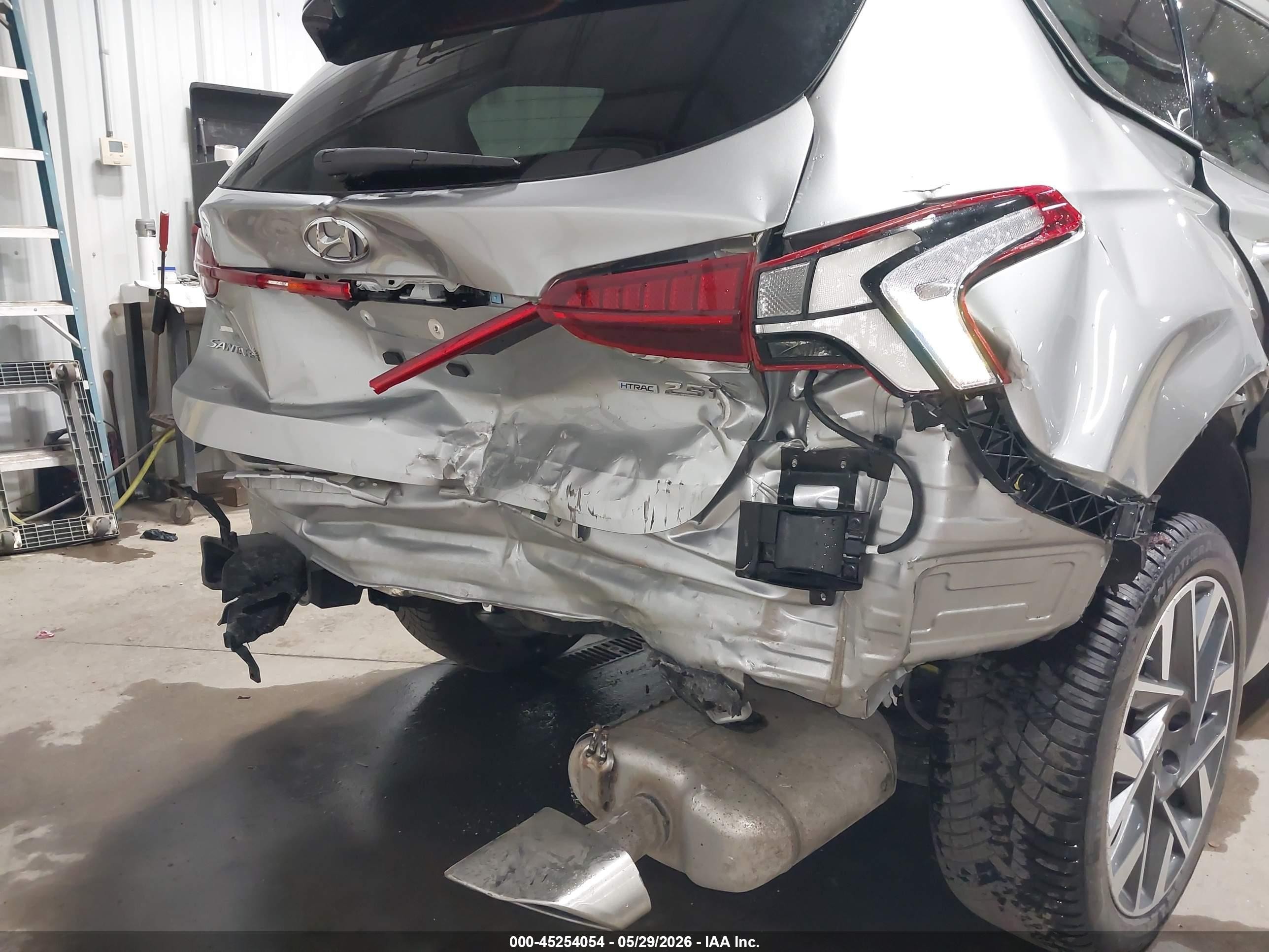 2022 Hyundai Santa Fe Calligraphy Silver vin: 5NMS5DAL8NH393778