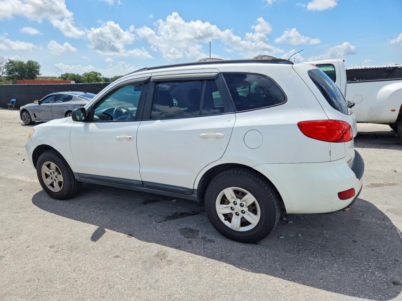 2009 Hyundai Santa Fe Gls White vin: 5NMSG13D39H318233