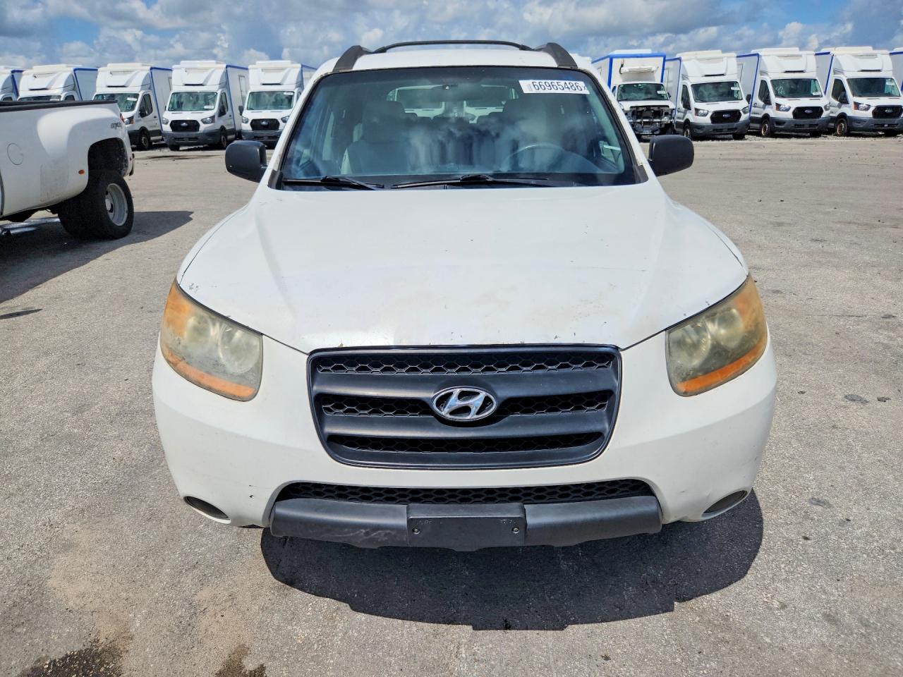 2009 Hyundai Santa Fe Gls White vin: 5NMSG13D39H318233