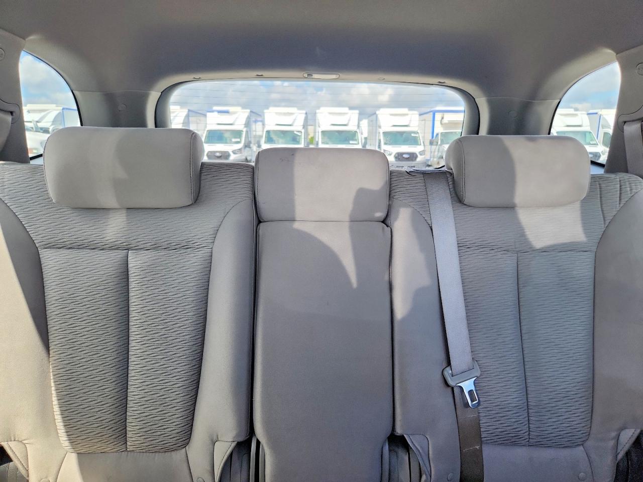 2009 Hyundai Santa Fe Gls White vin: 5NMSG13D39H318233