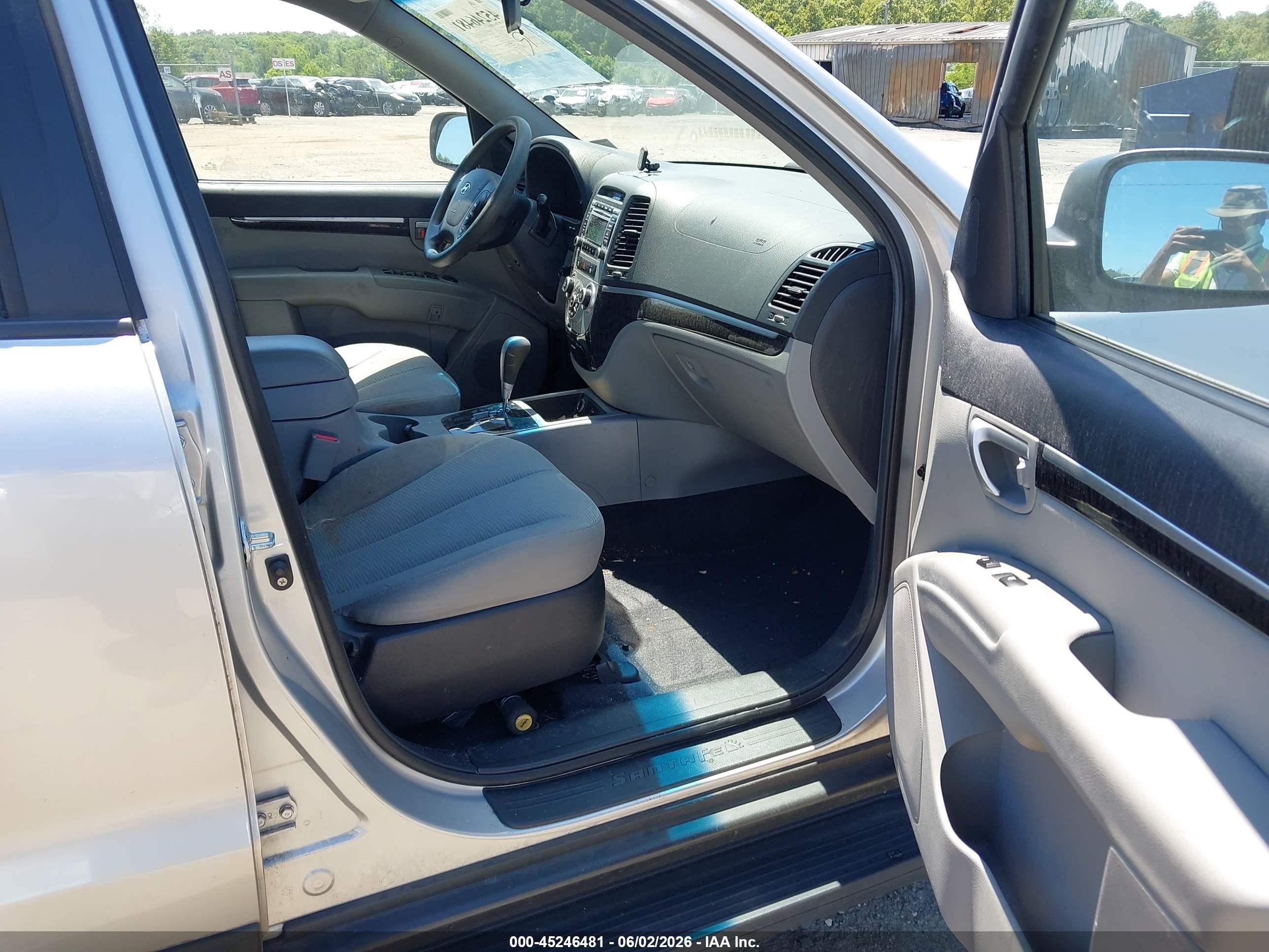 2009 Hyundai Santa Fe Gls Silver vin: 5NMSG13D49H249634