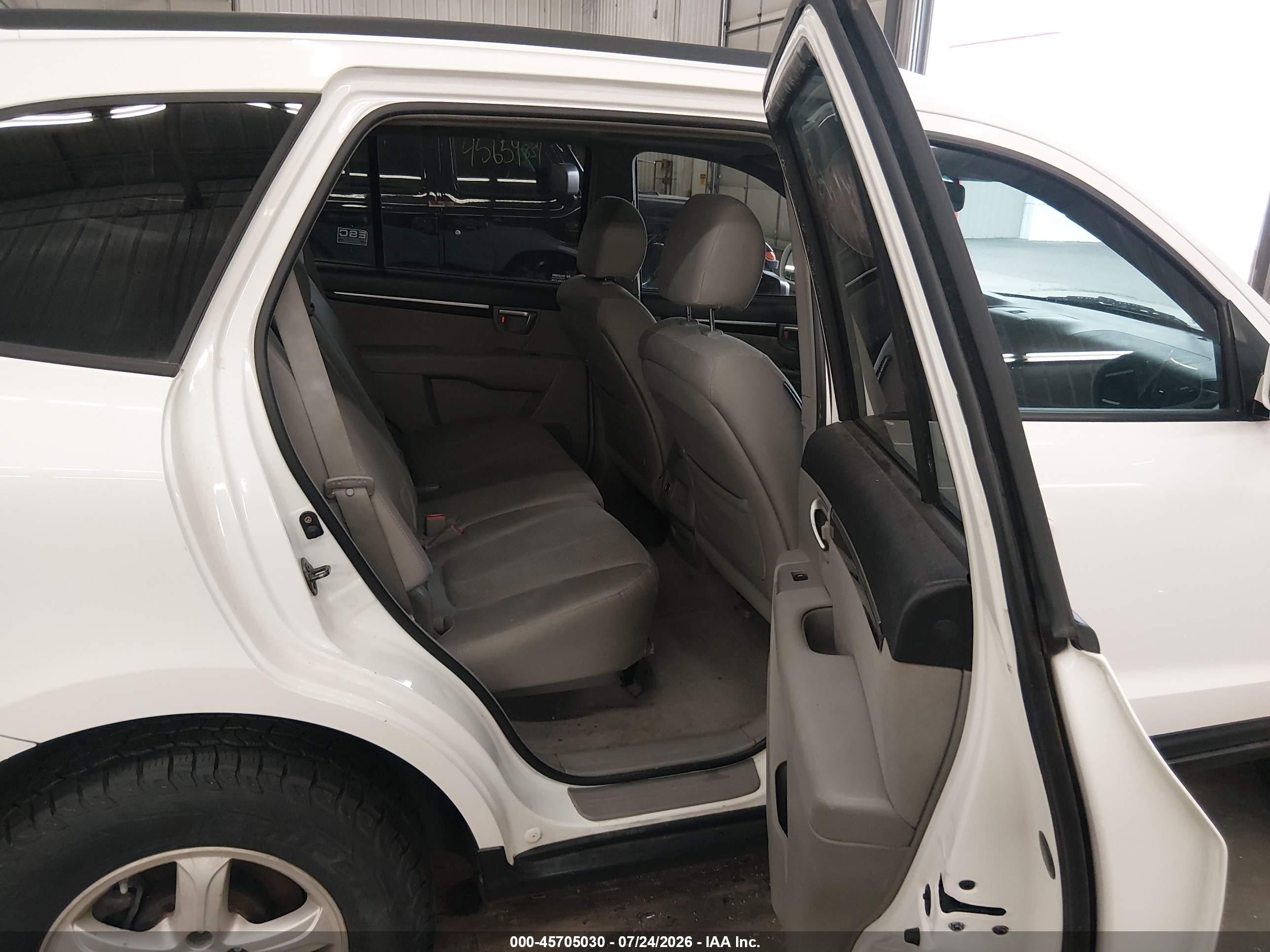 2007 Hyundai Santa Fe Gls White vin: 5NMSG13D67H116581