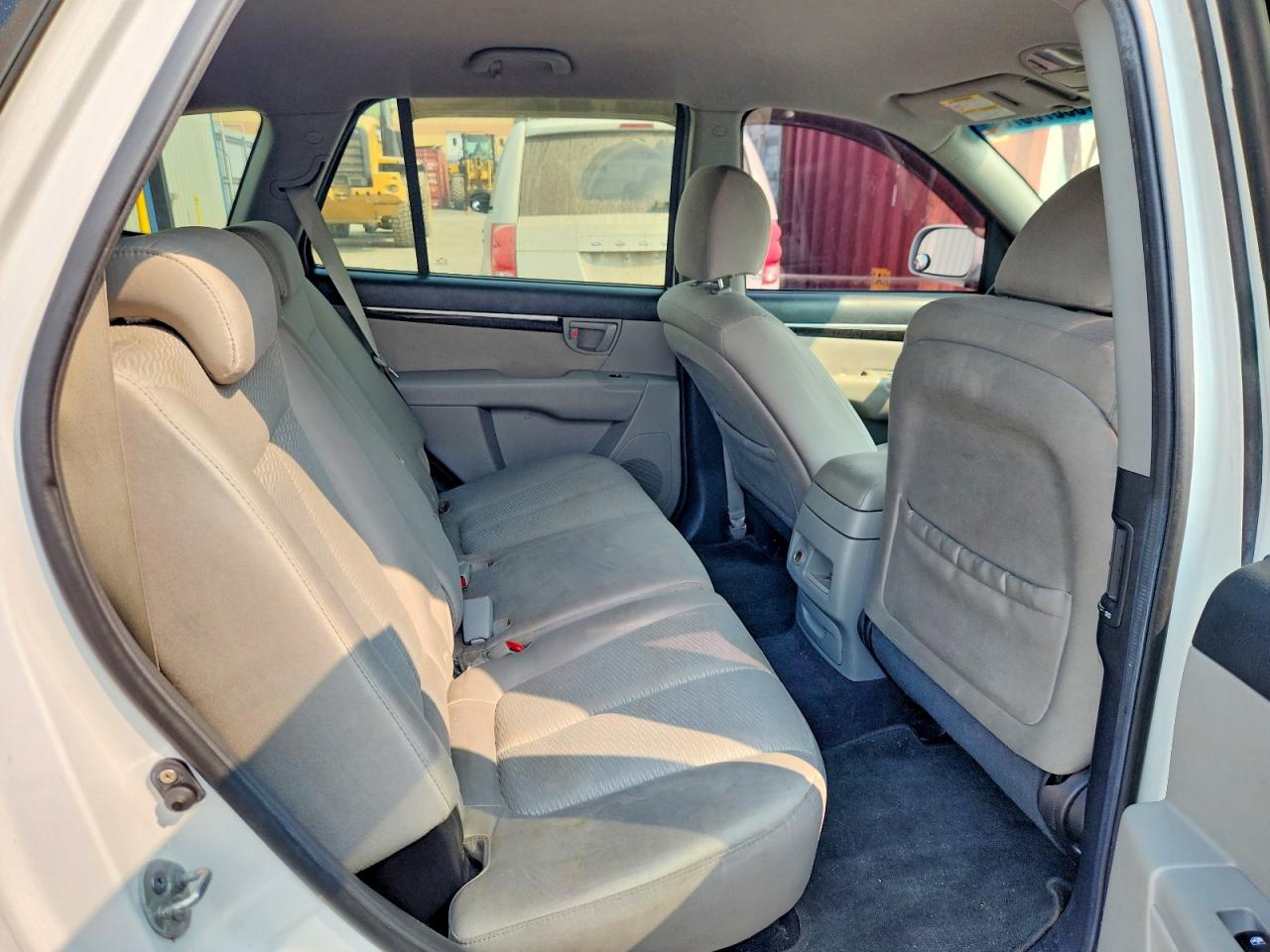 2009 Hyundai Santa Fe Gls White vin: 5NMSG13D89H284192