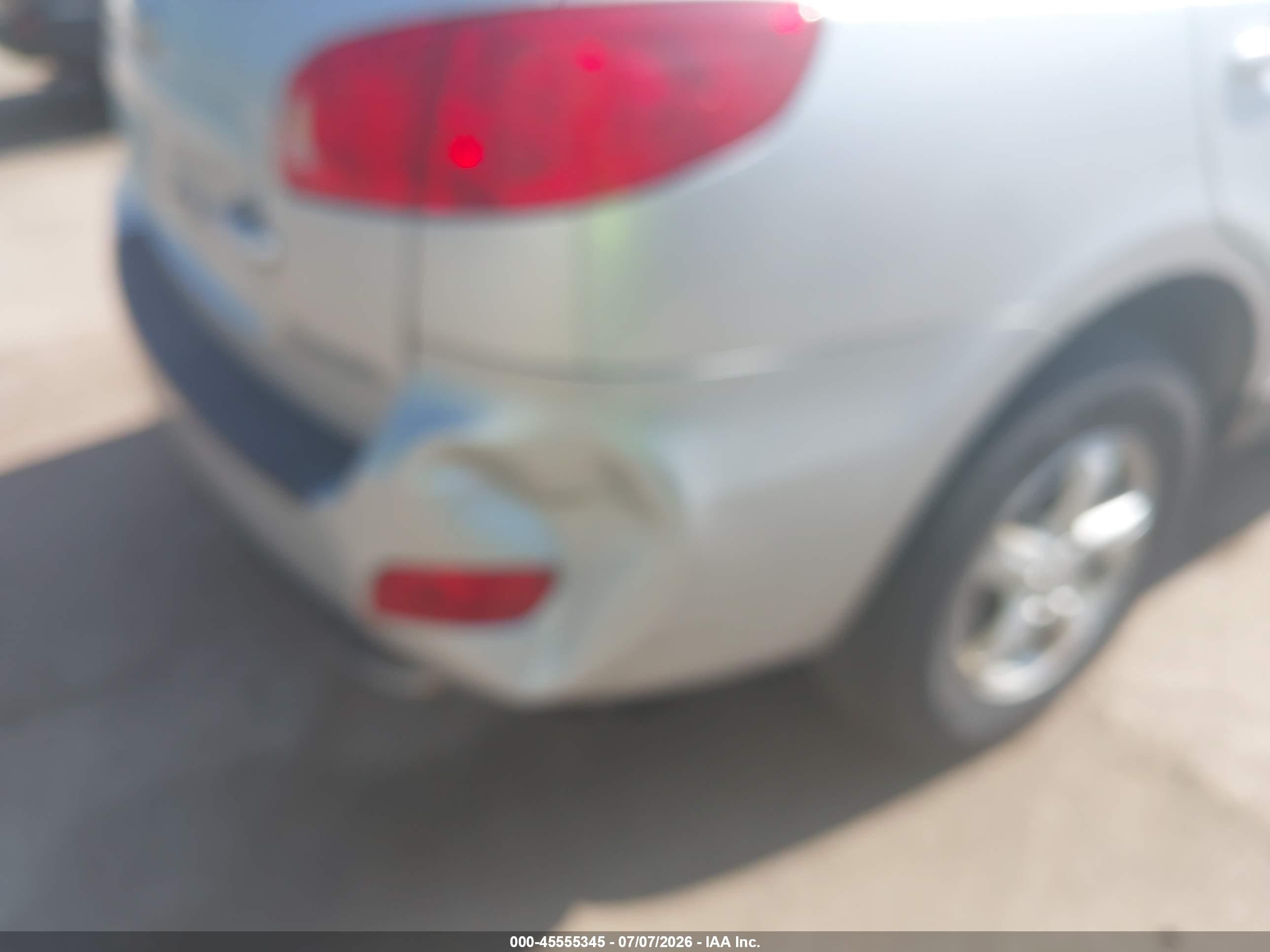 2007 Hyundai Santa Fe Gls Silver vin: 5NMSG13DX7H063657