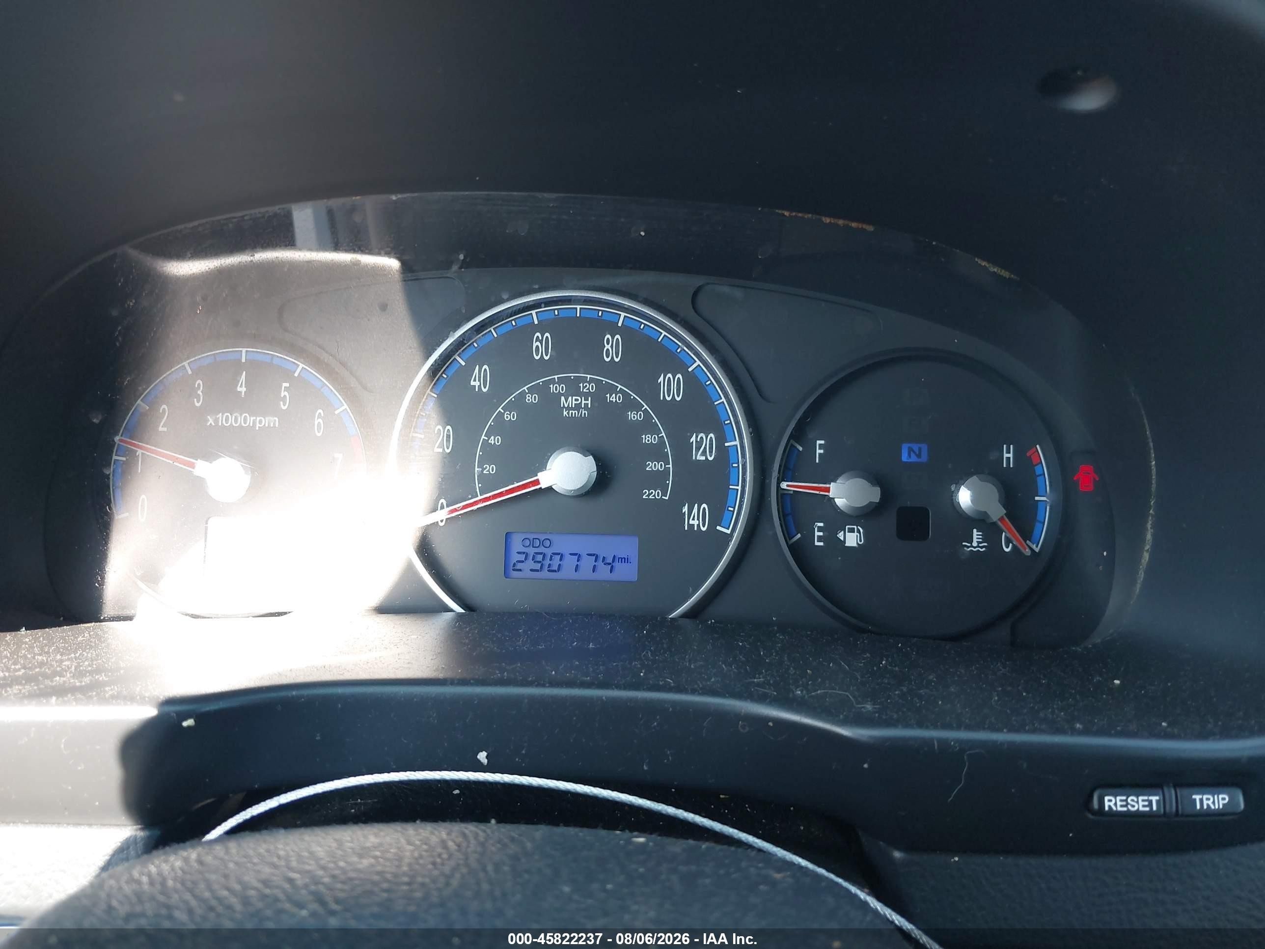 2008 Hyundai Santa Fe Gls Silver vin: 5NMSG13DX8H177904