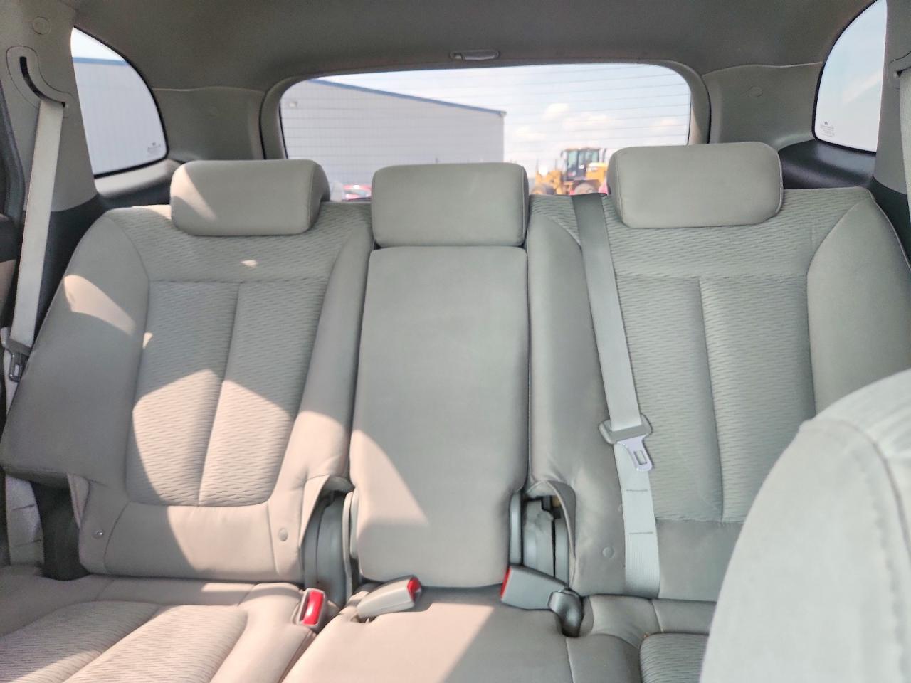 2009 Hyundai Santa Fe Gl Gray vin: 5NMSG13E89H275968