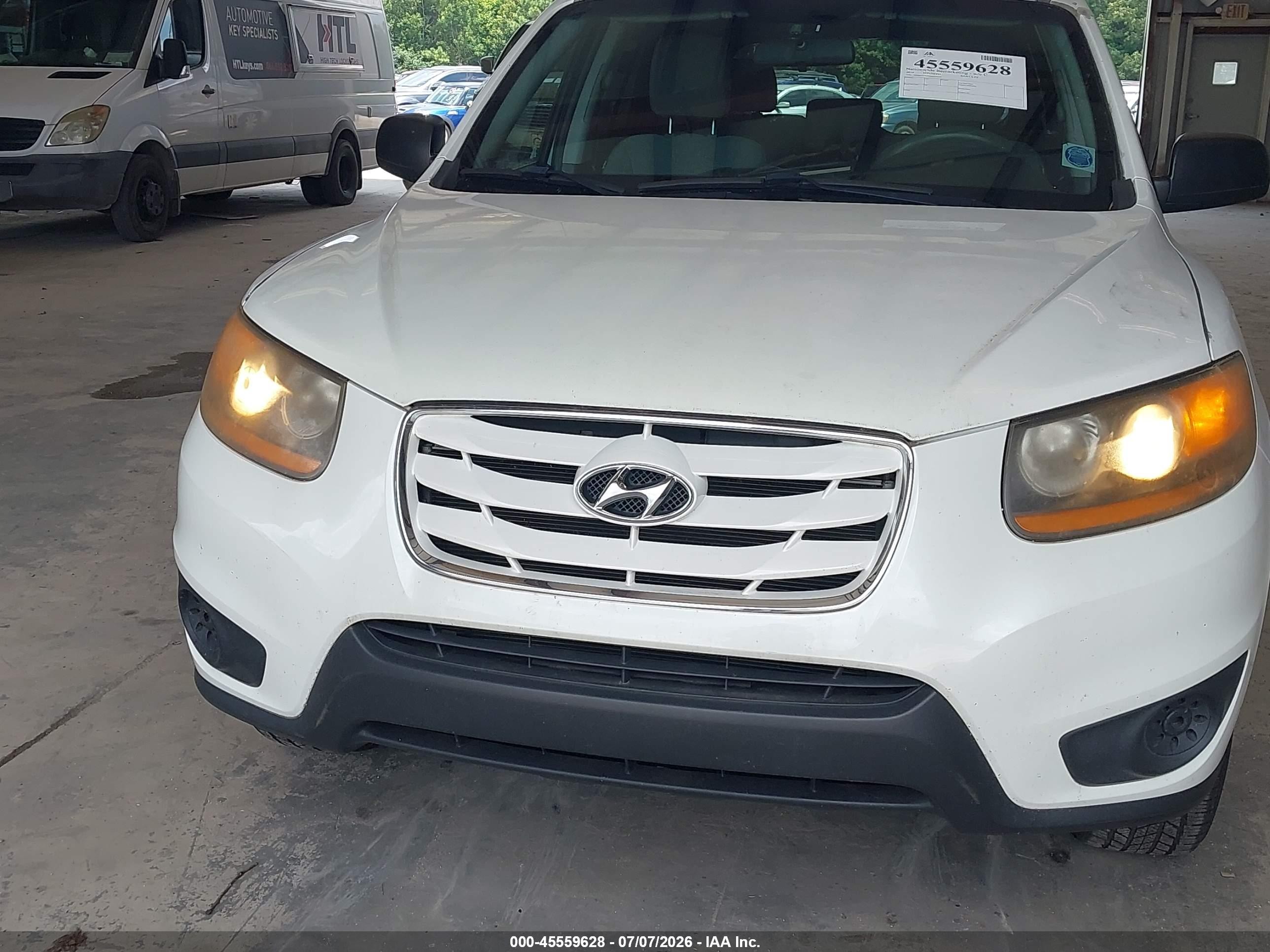 2010 Hyundai Santa Fe Gls White vin: 5NMSG3AB0AH354401