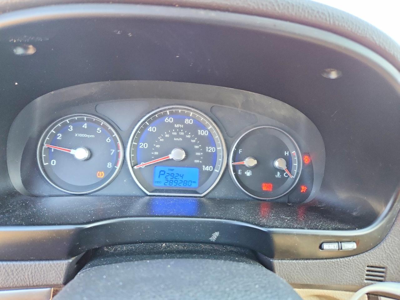 2010 Hyundai Santa Fe Red vin: 5NMSG3AB1AH359106