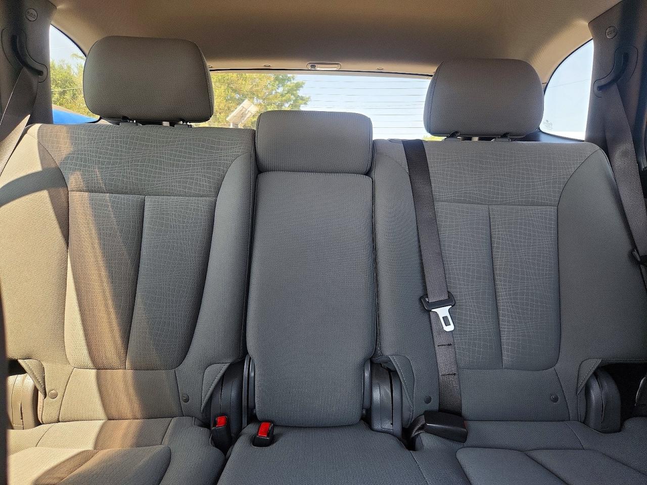 2010 Hyundai Santa Fe Gls Silver vin: 5NMSG3AB1AH412063