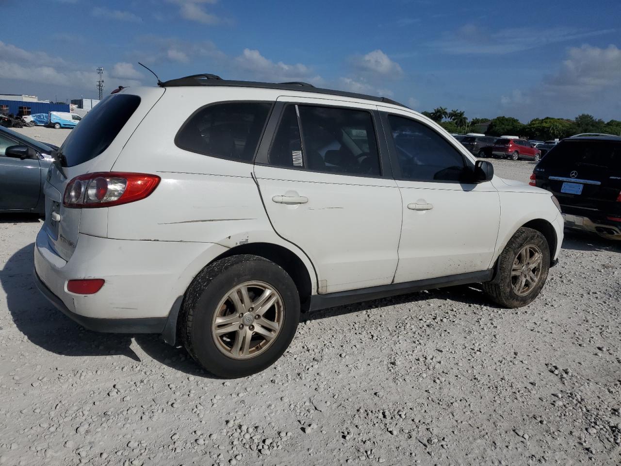 2010 Hyundai Santa Fe Gls White vin: 5NMSG3AB3AH385335