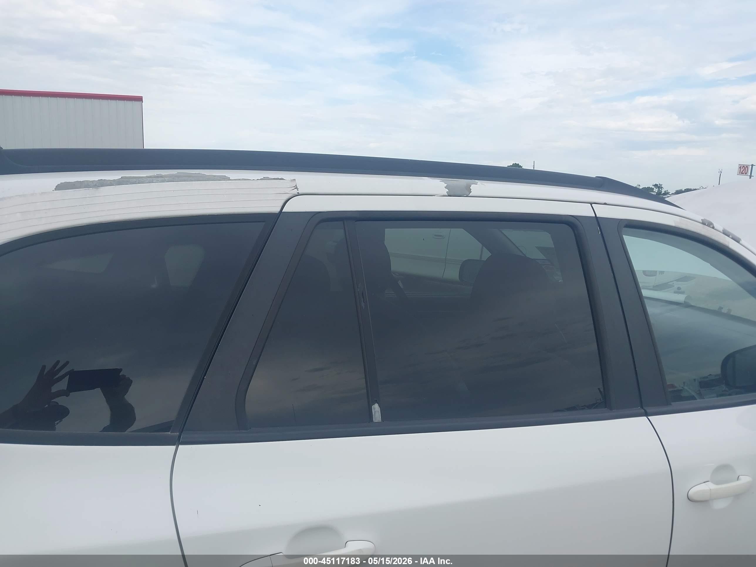 2010 Hyundai Santa Fe Gls White vin: 5NMSG3AB4AH336032