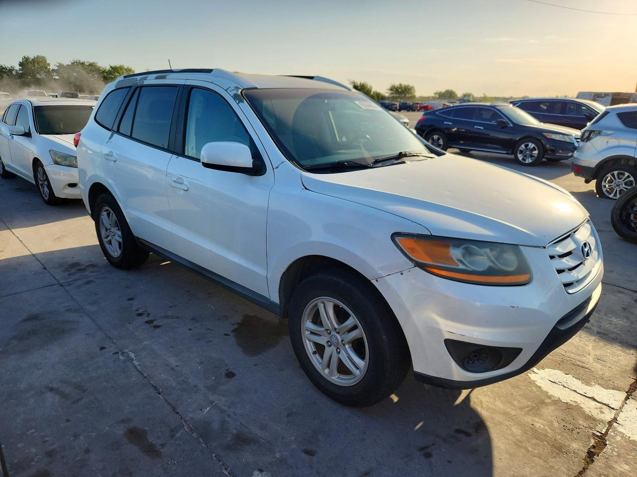2010 Hyundai Santa Fe Gls White vin: 5NMSG3AB4AH336516
