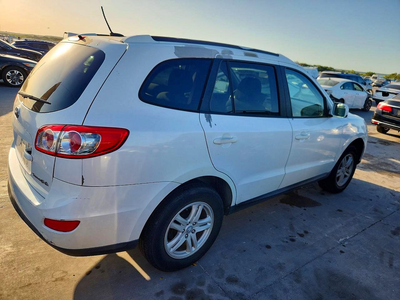 2010 Hyundai Santa Fe Gls White vin: 5NMSG3AB4AH336516